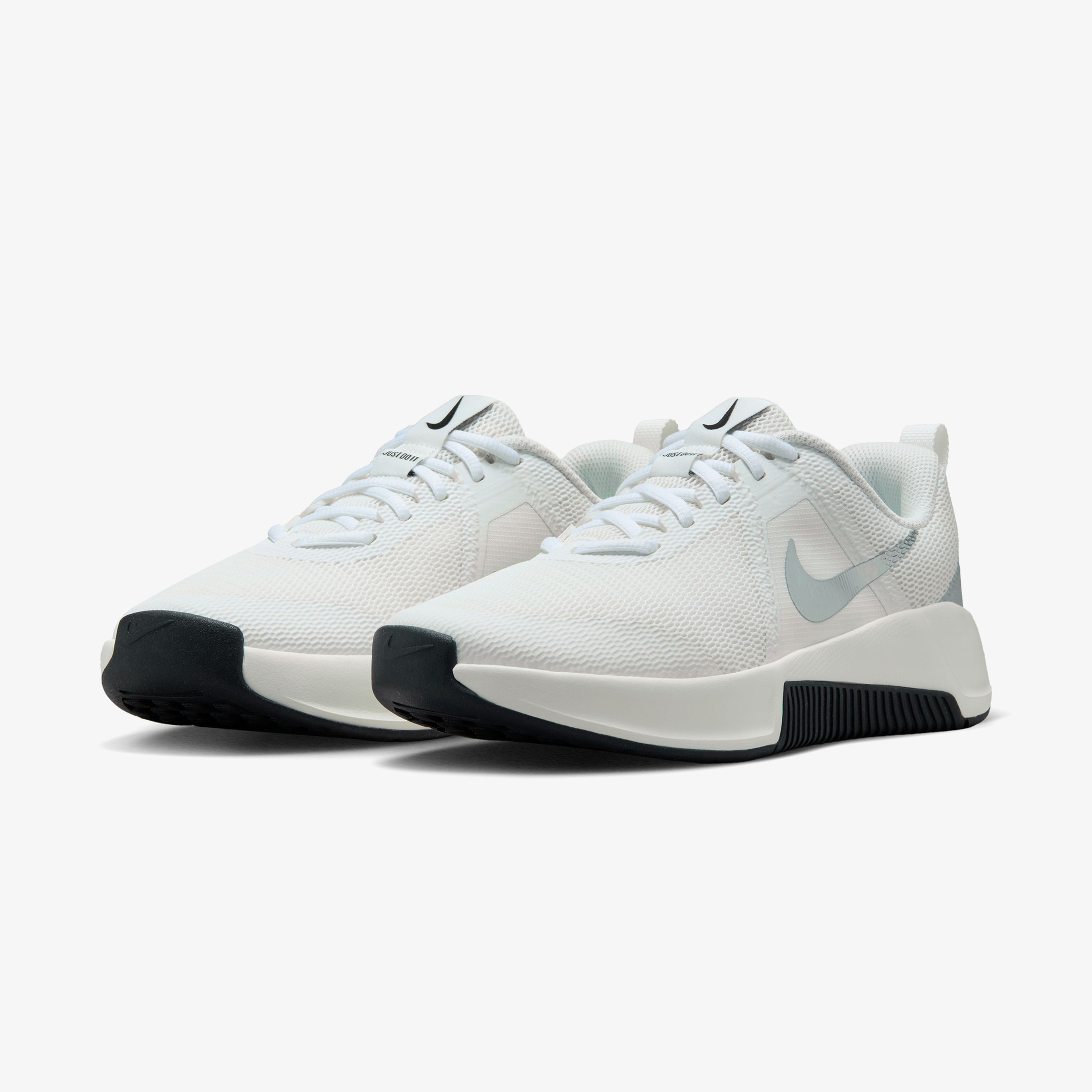 Nike MC Trainer 3 Premium Kadın Beyaz Spor Ayakkabı