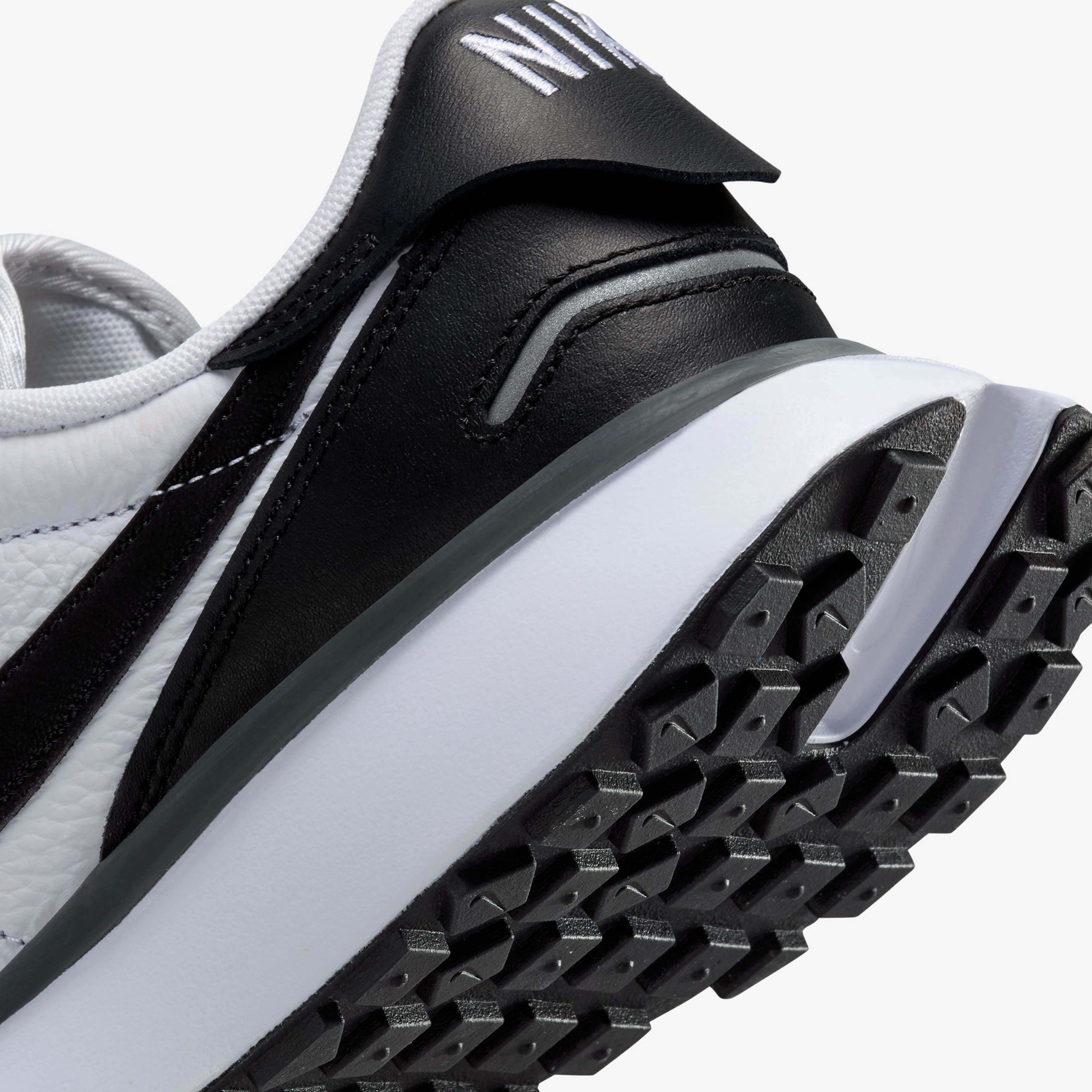 Nike Phoenix Waffle Leather Kadın Beyaz Spor Ayakkabı