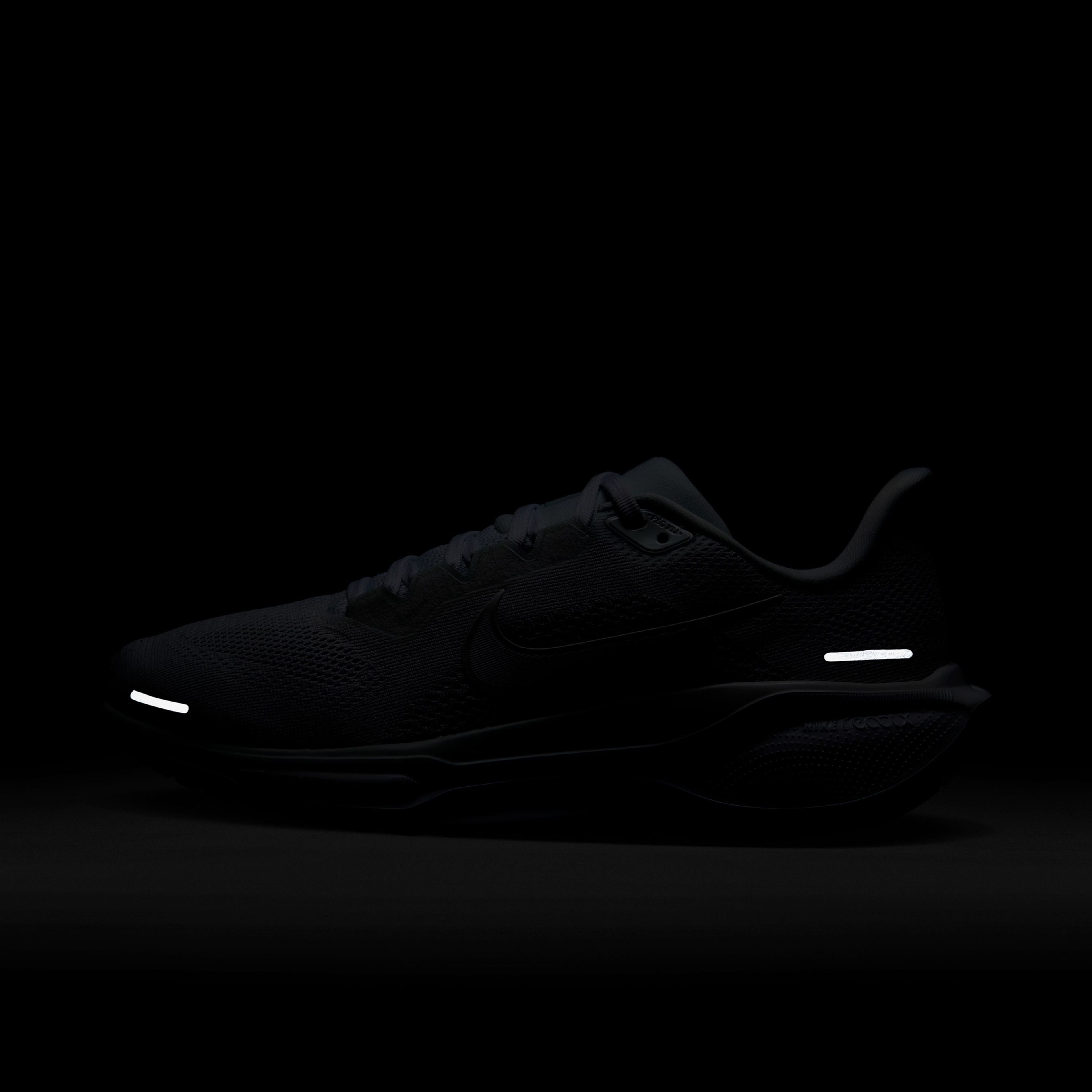 Nike Pegasus 41 Kadın Beyaz Koşu Ayakkabısı