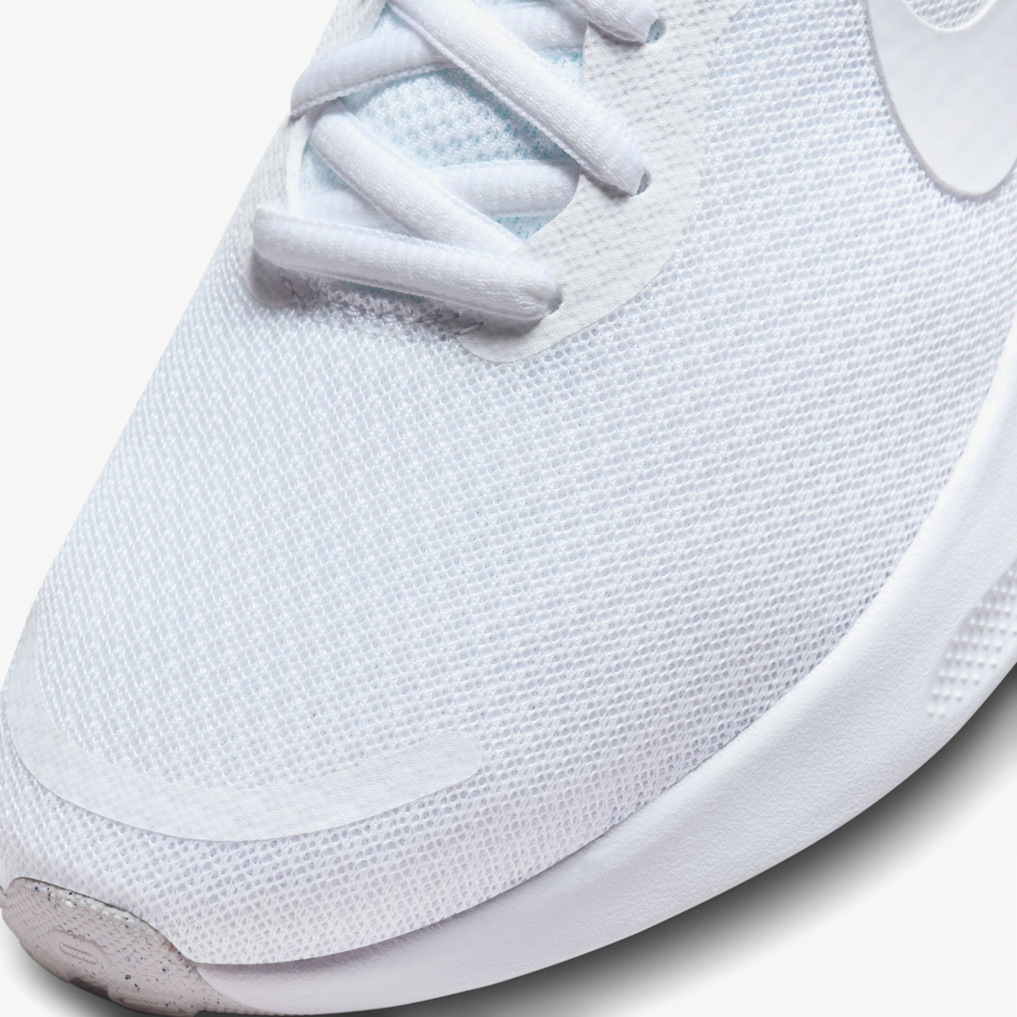 Nike Revolution 7 Kadın Beyaz Koşu Ayakkabısı