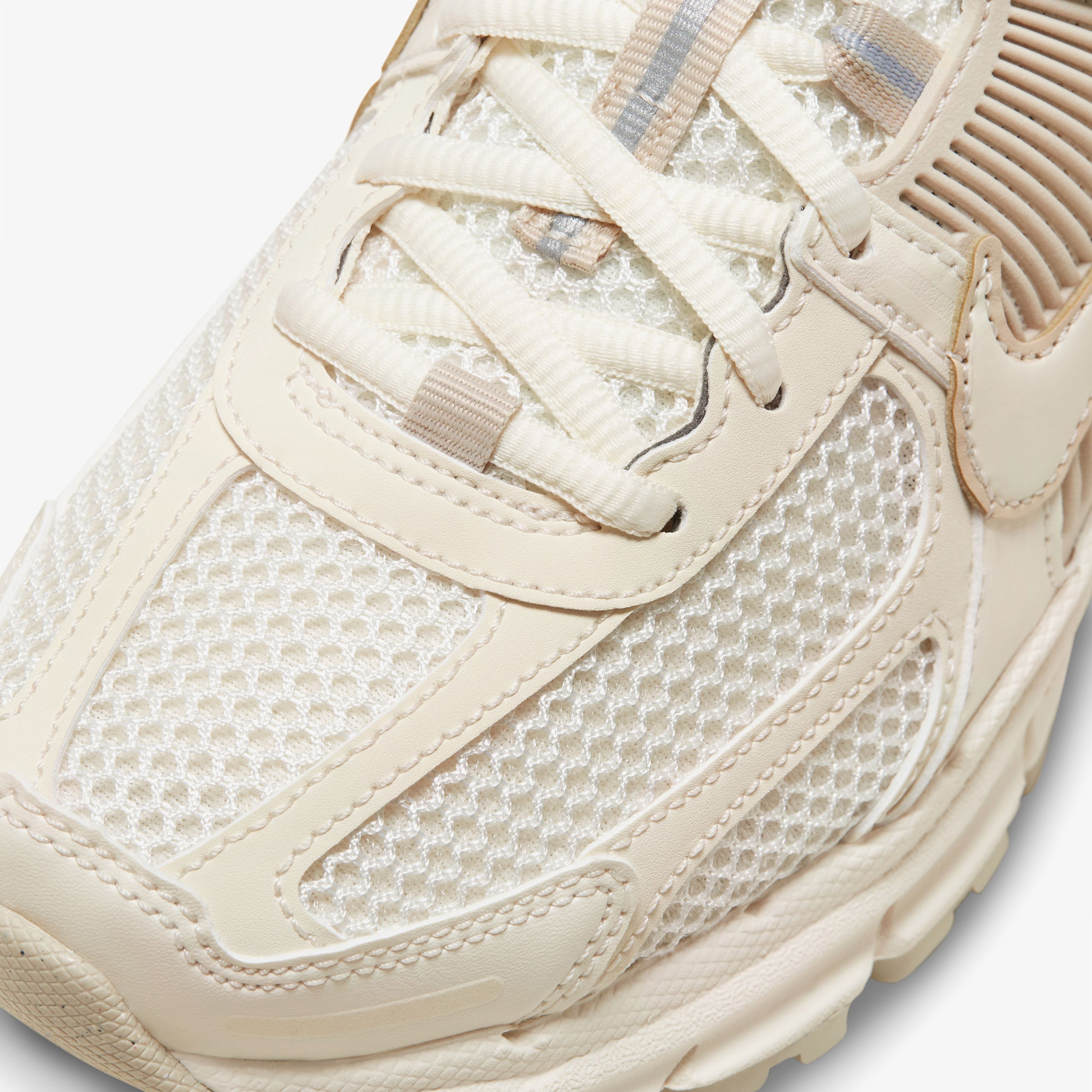 Nike Zoom Vomero 5 Kadın Beyaz Sneaker