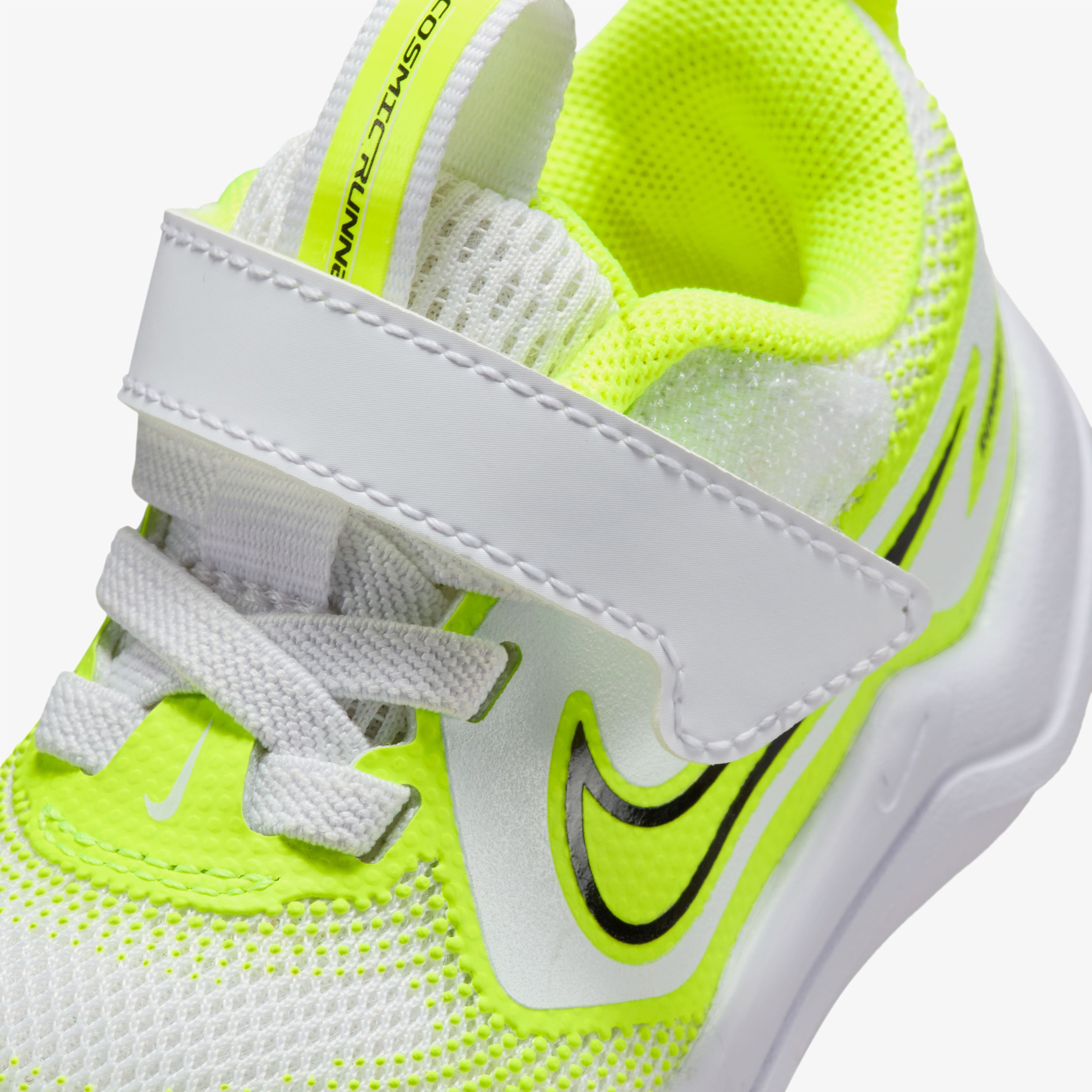 Nike Cosmic Runner Mystic Fly Çocuk Beyaz Spor Ayakkabı