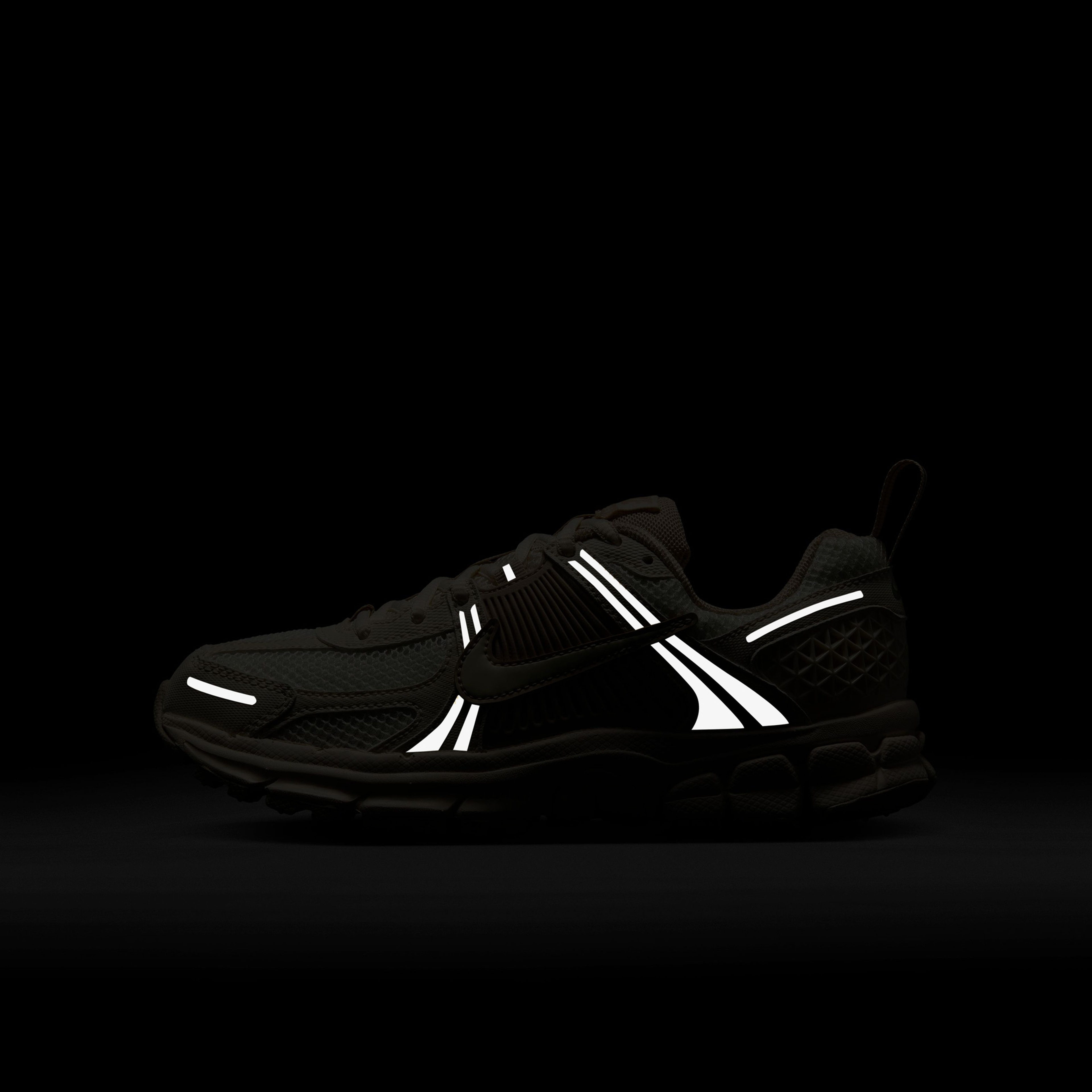 Nike Vomero 5 Genç Çocuk Bej Spor Ayakkabı