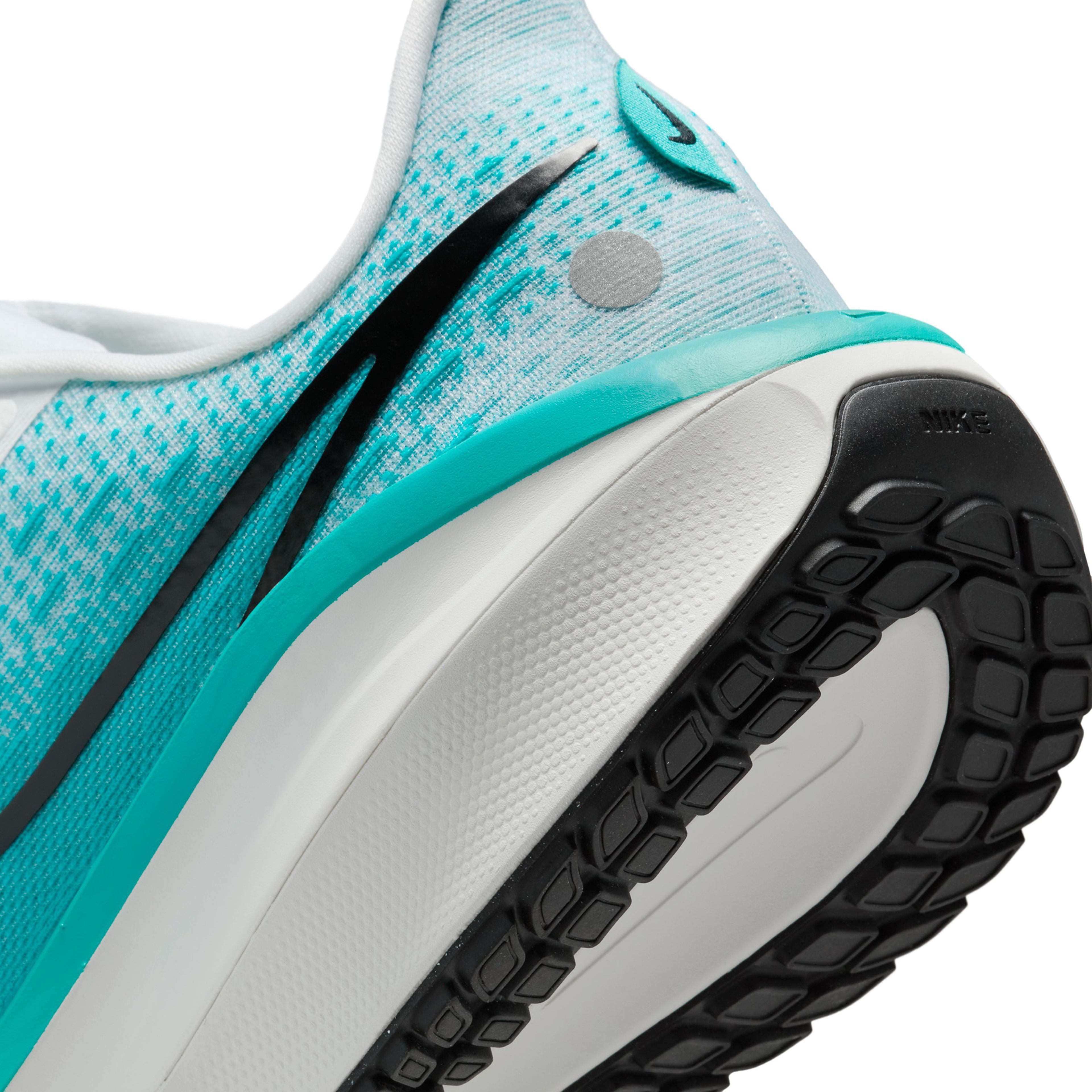 Nike Vomero 17 Erkek Yeşil Spor Ayakkabı