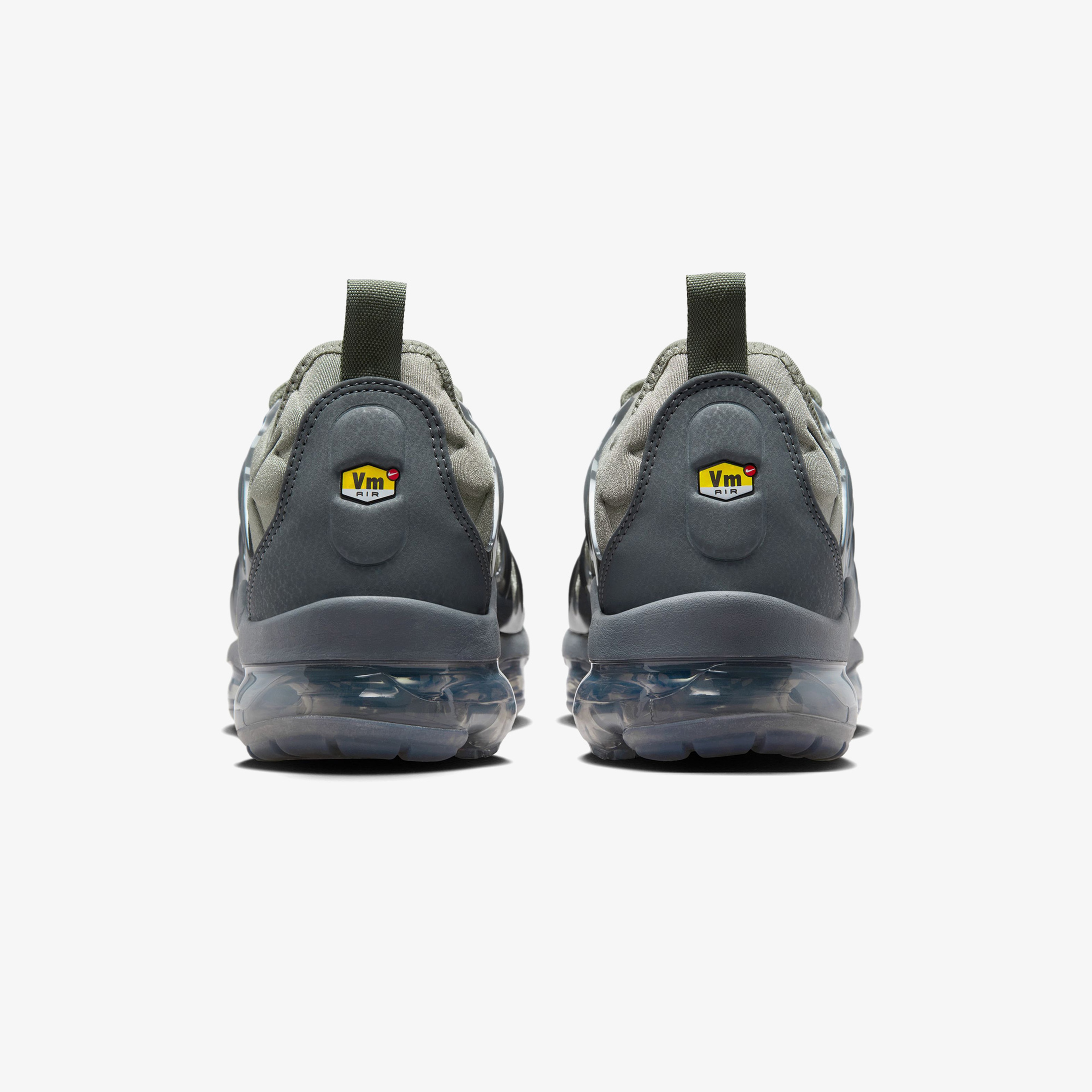 Nike Air VaporMax Plus Erkek Gri Spor Ayakkabı
