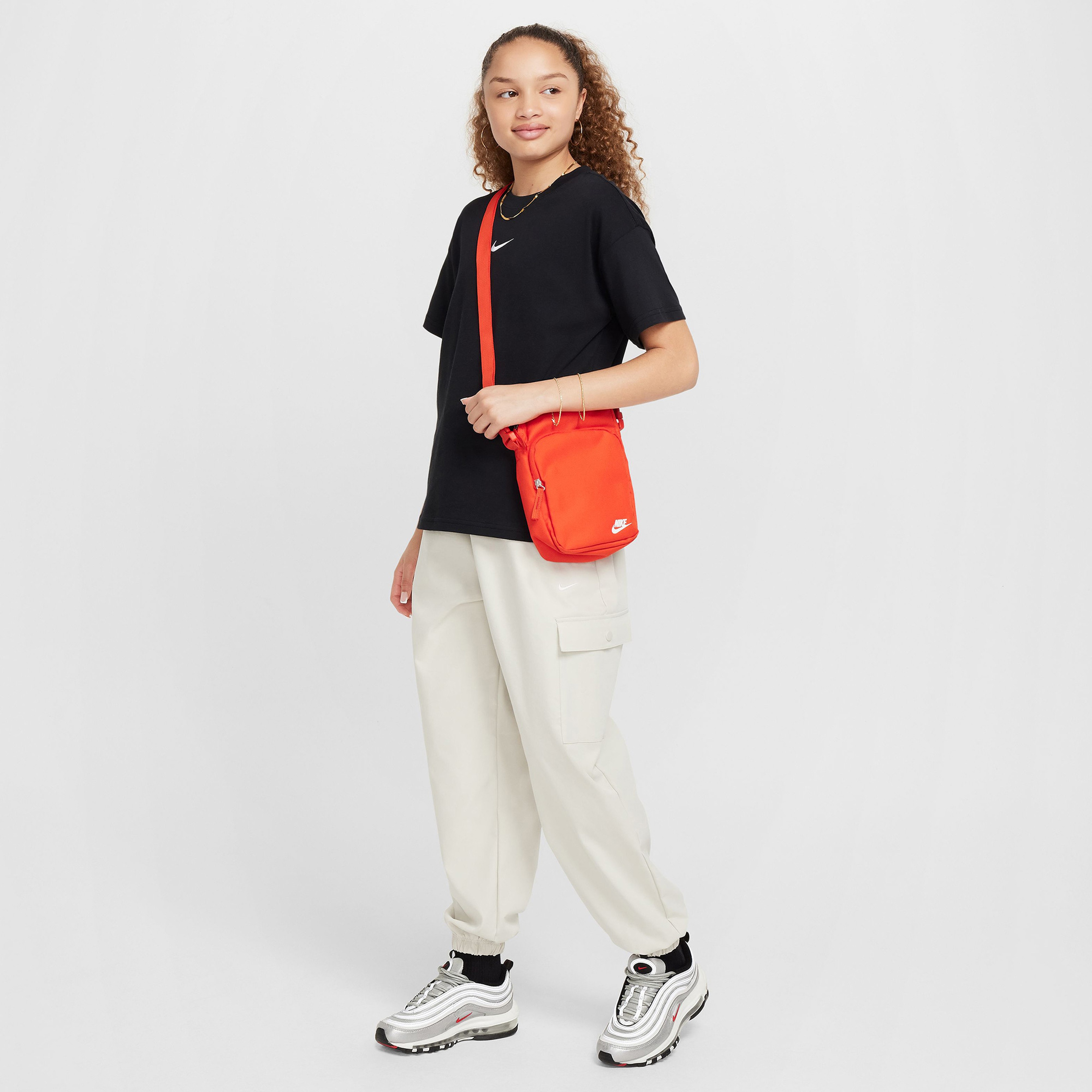 Nike Sportswear Essentials Çocuk Siyah T-Shirt