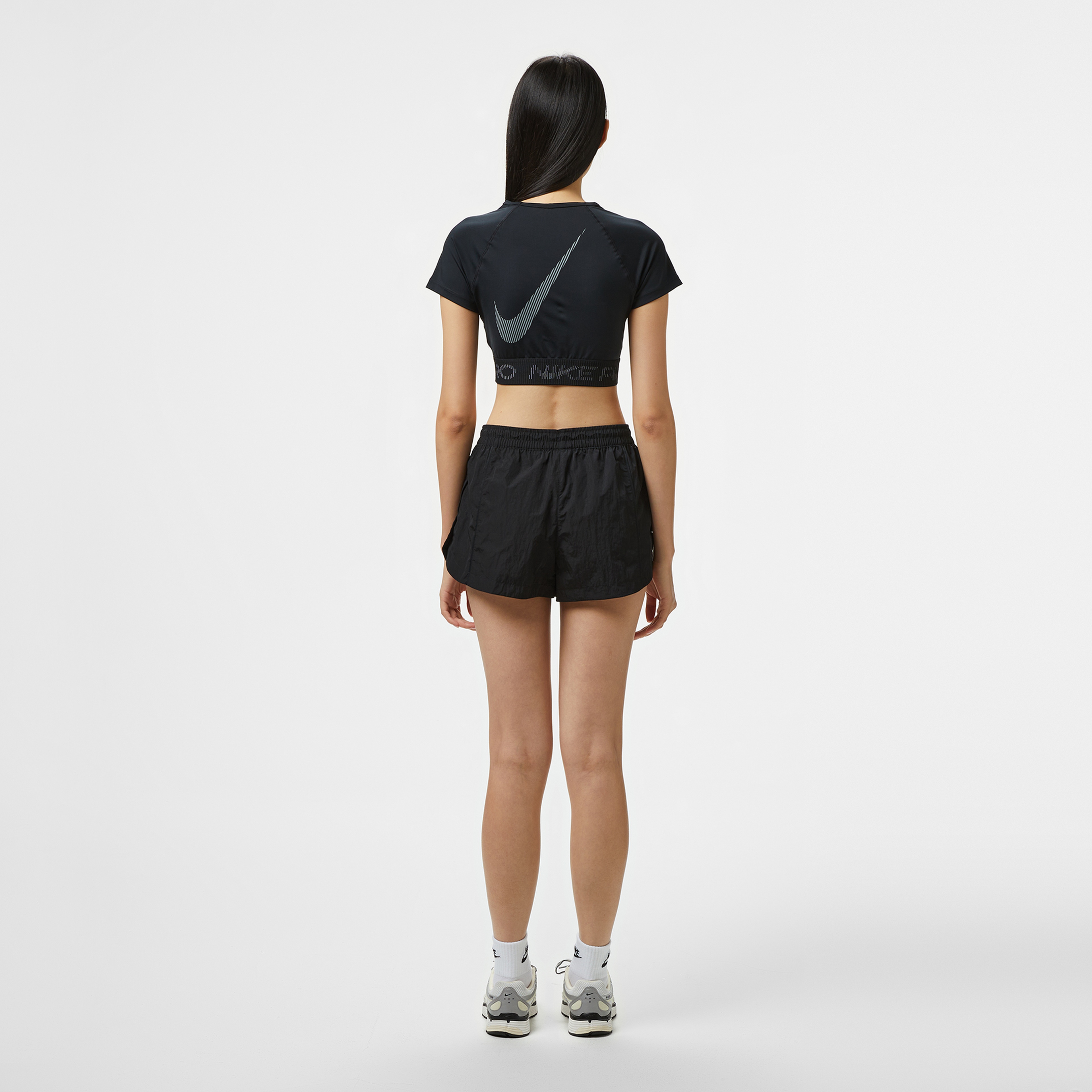 Nike Windrunner Woven 5 cm Kadın Siyah Şort