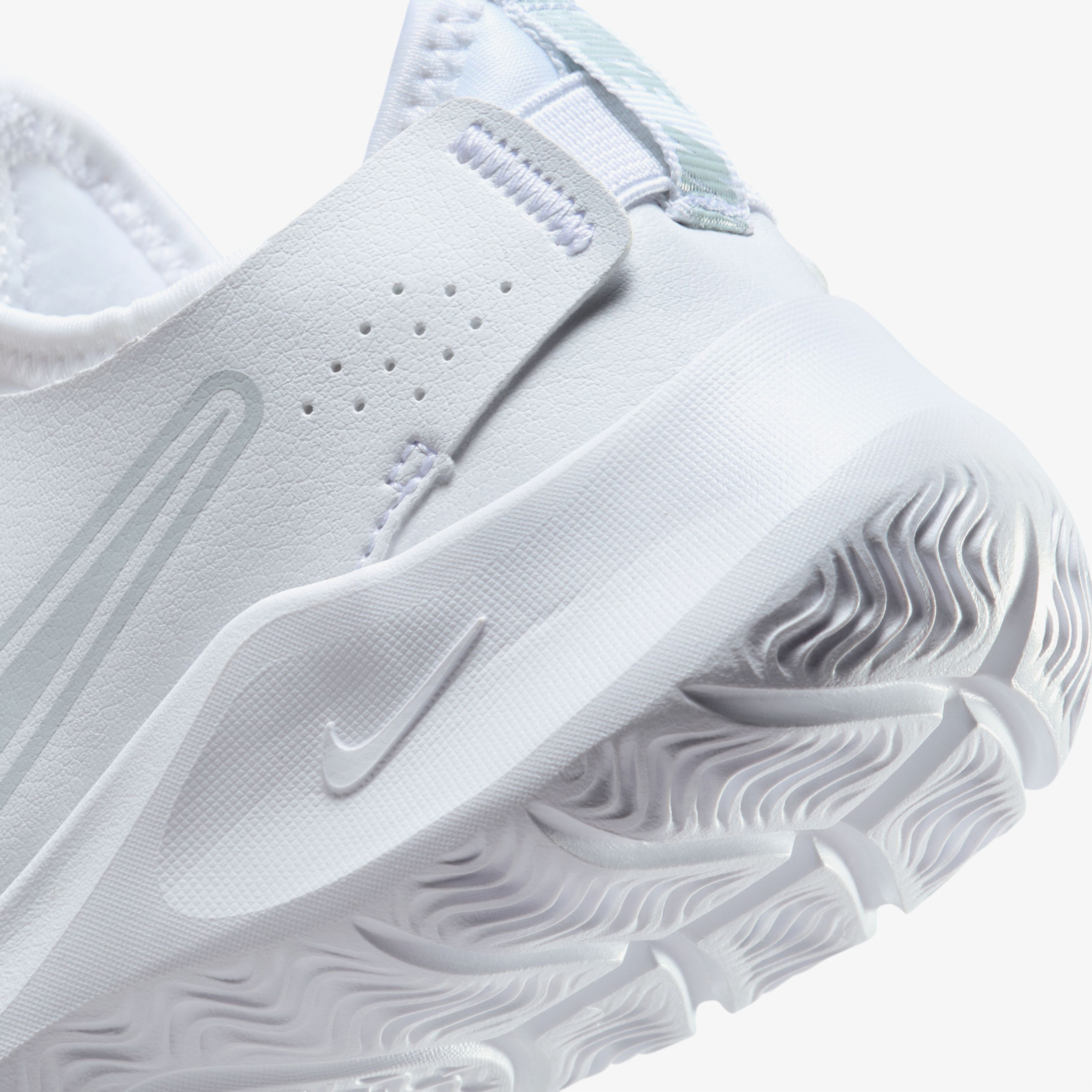 Nike Low Top Çocuk Beyaz Koşu Ayakkabısı