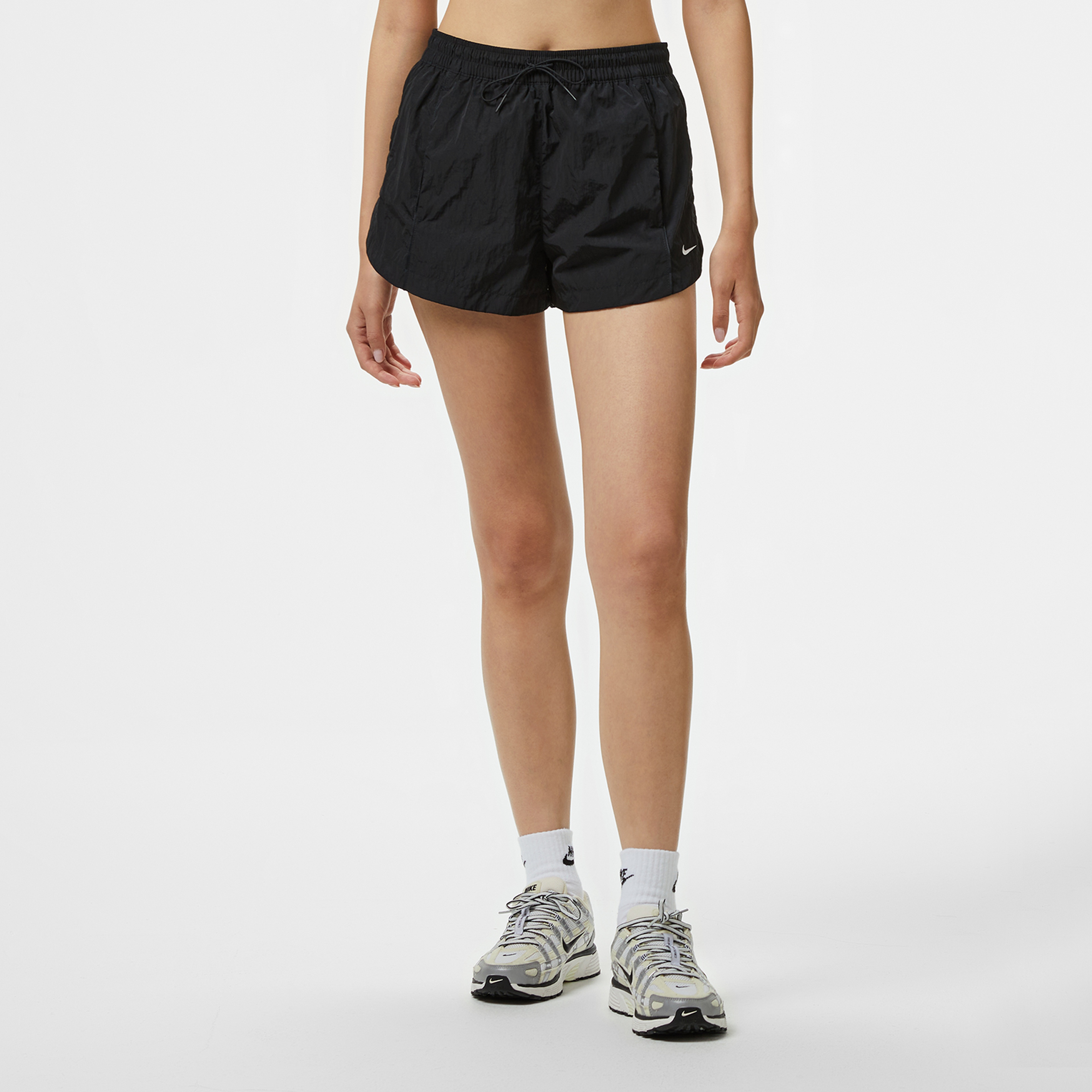 Nike Windrunner Woven 5 cm Kadın Siyah Şort