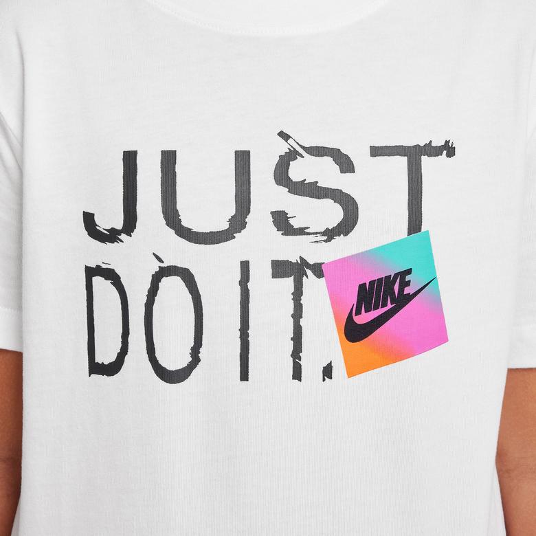 Nike Sportswear Genç Çocuk Beyaz T-Shirt