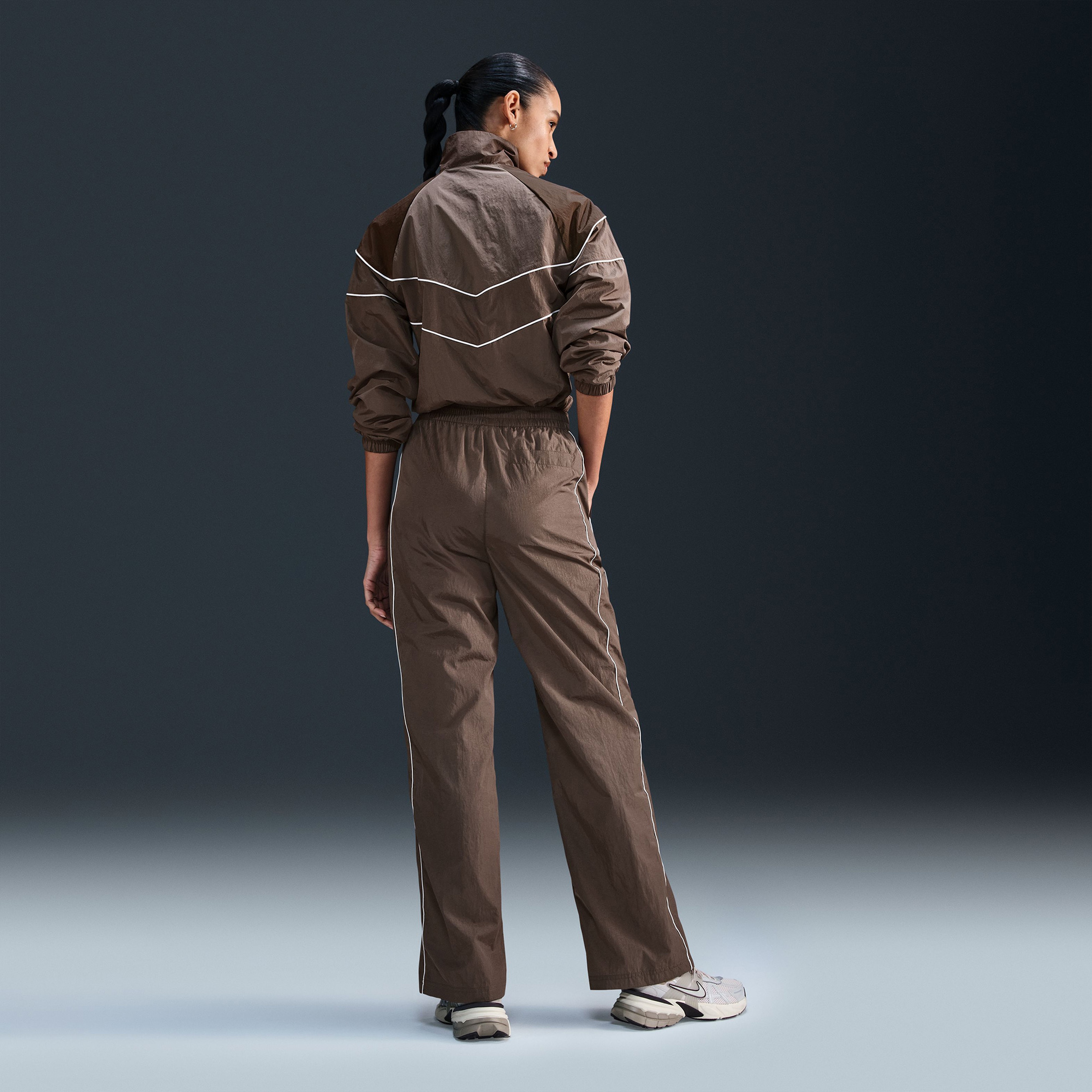 Nike Windrunner Kadın Gri Ceket