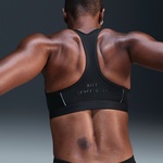 Nike Swoosh Kadın Siyah Bra