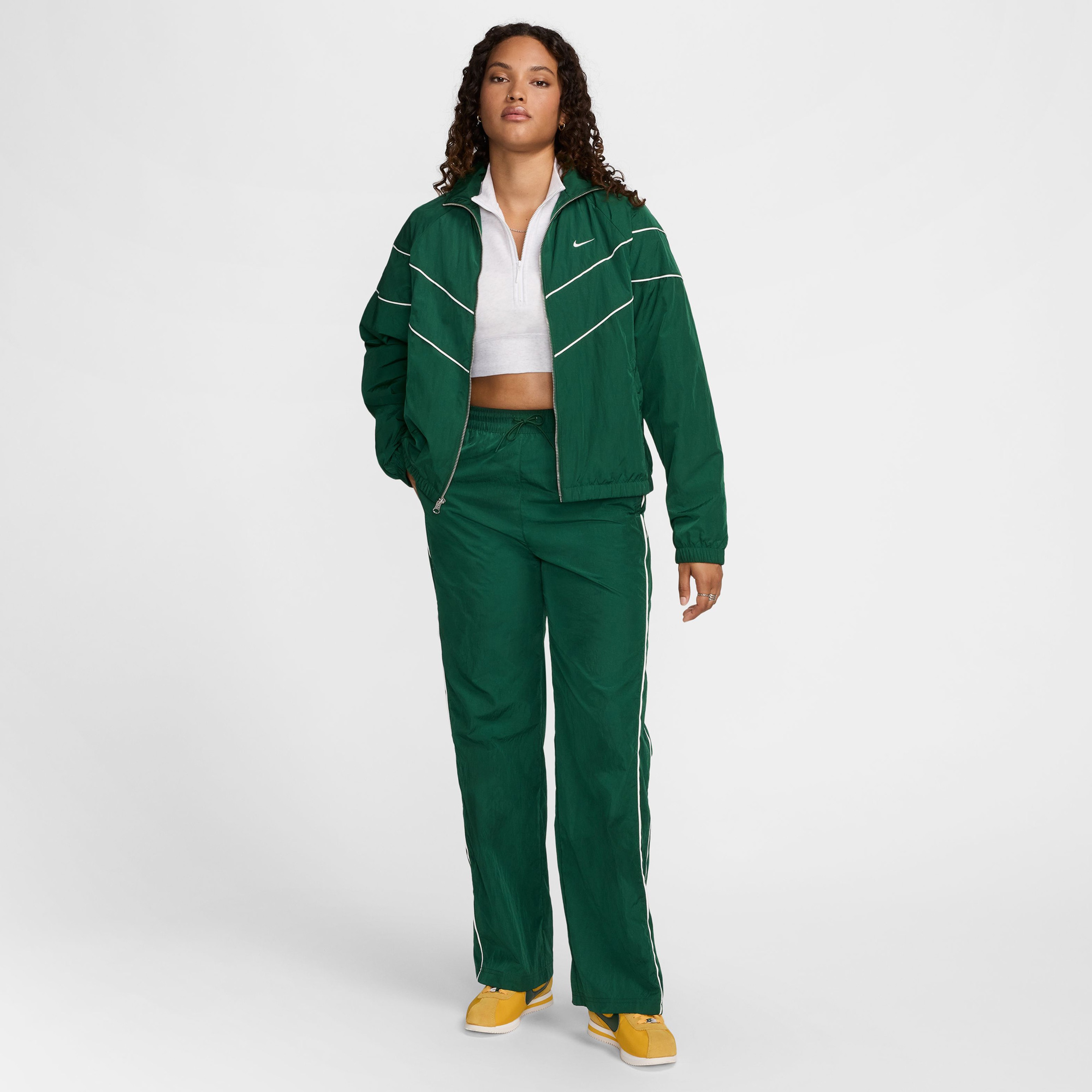 Nike Sportswear Chill Terry Kadın Beyaz Kolsuz T-Shirt