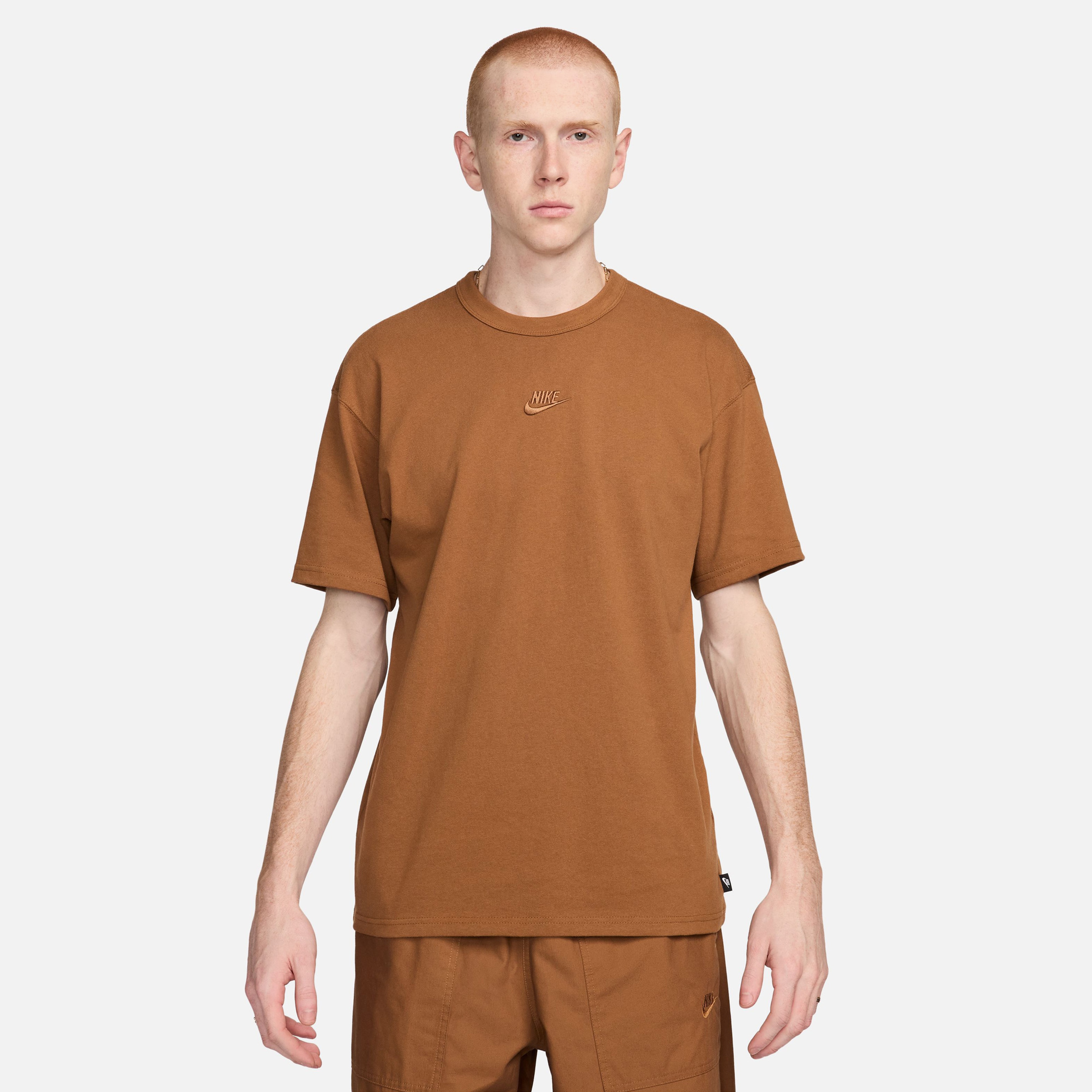Nike Sportswear Premium Essentials Erkek Kahverengi T-Shirt