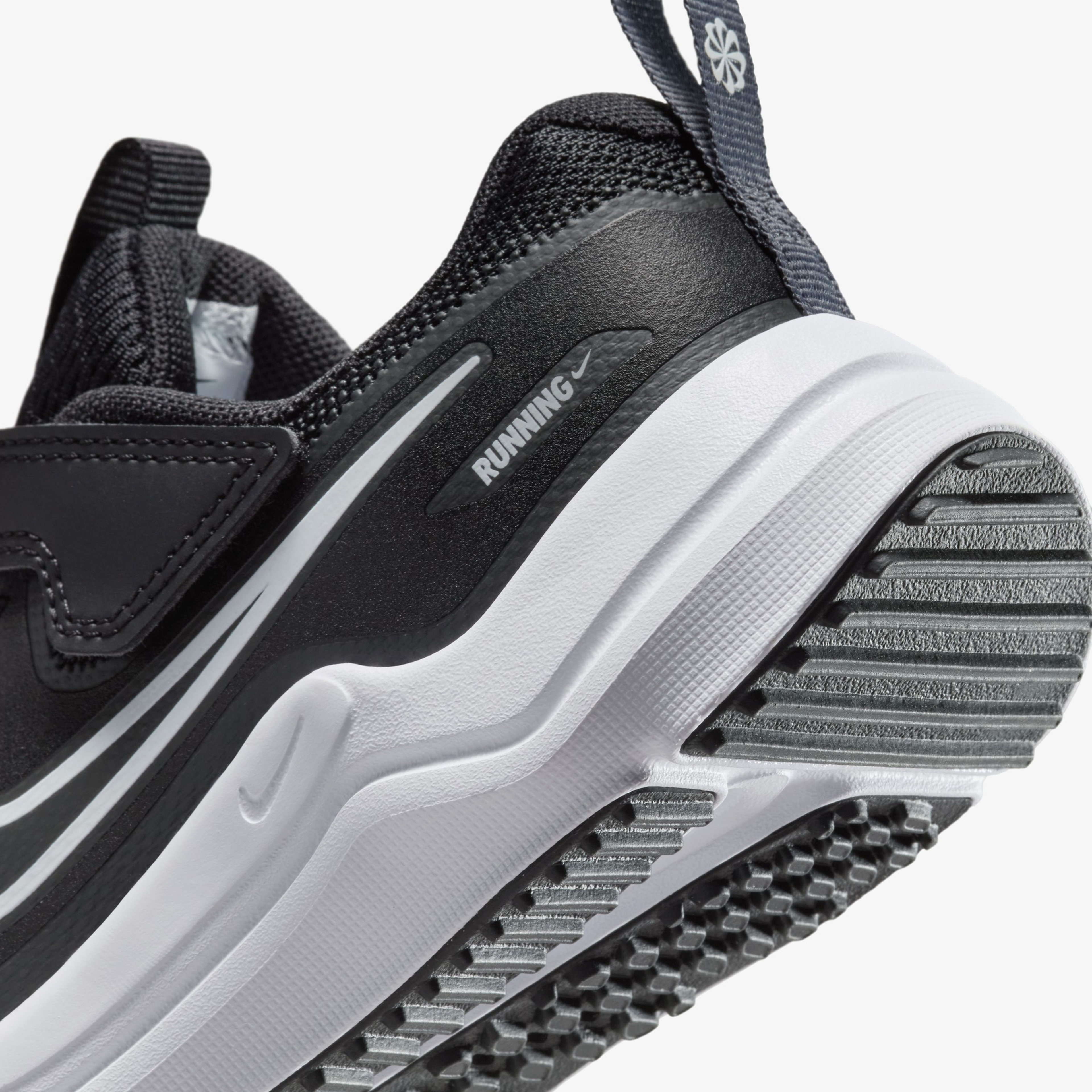 Nike Cosmic Runner Çocuk Siyah Koşu Ayakkabısı