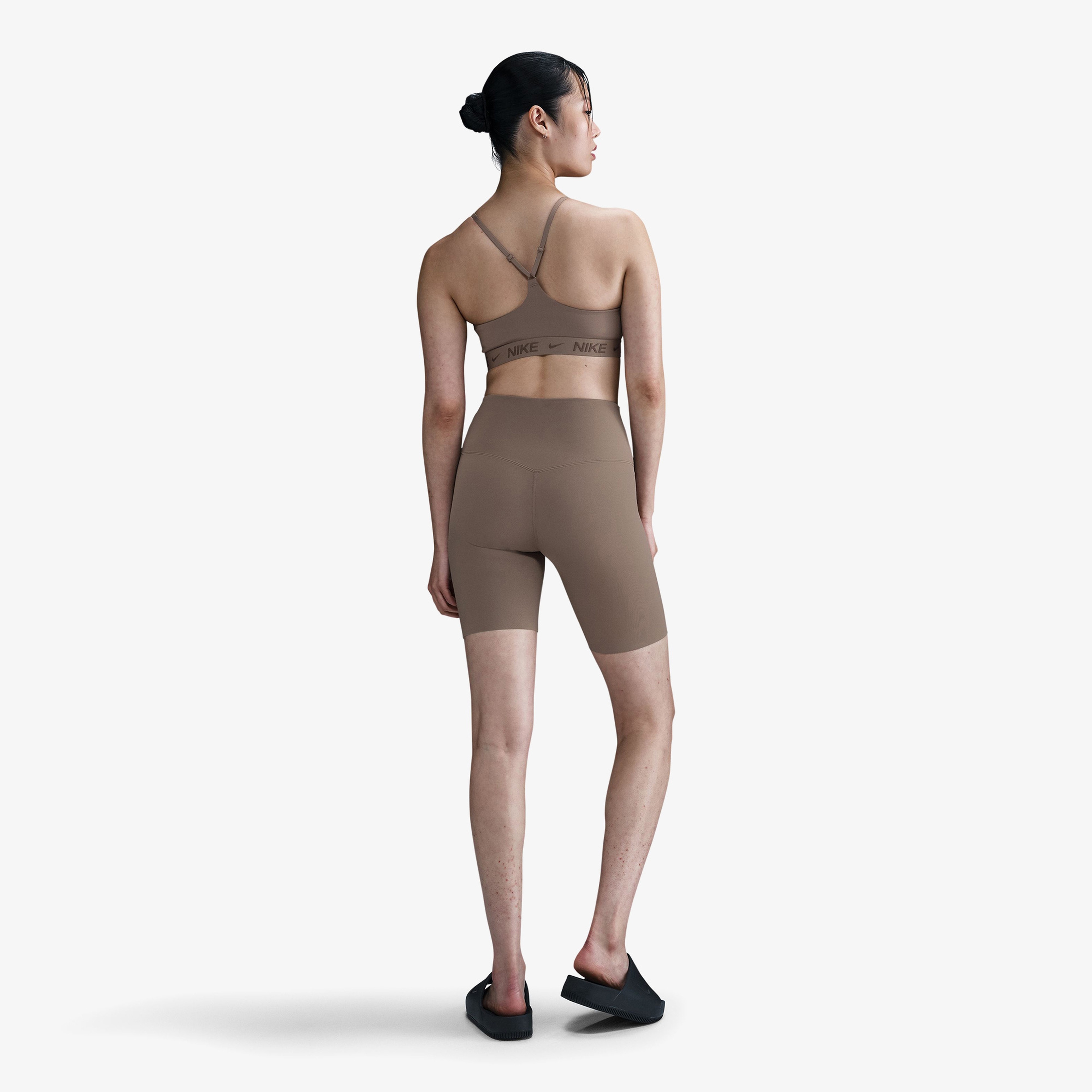 Nike Dri-Fit Indy Hafif Destekli Kadın Kahverengi Bra