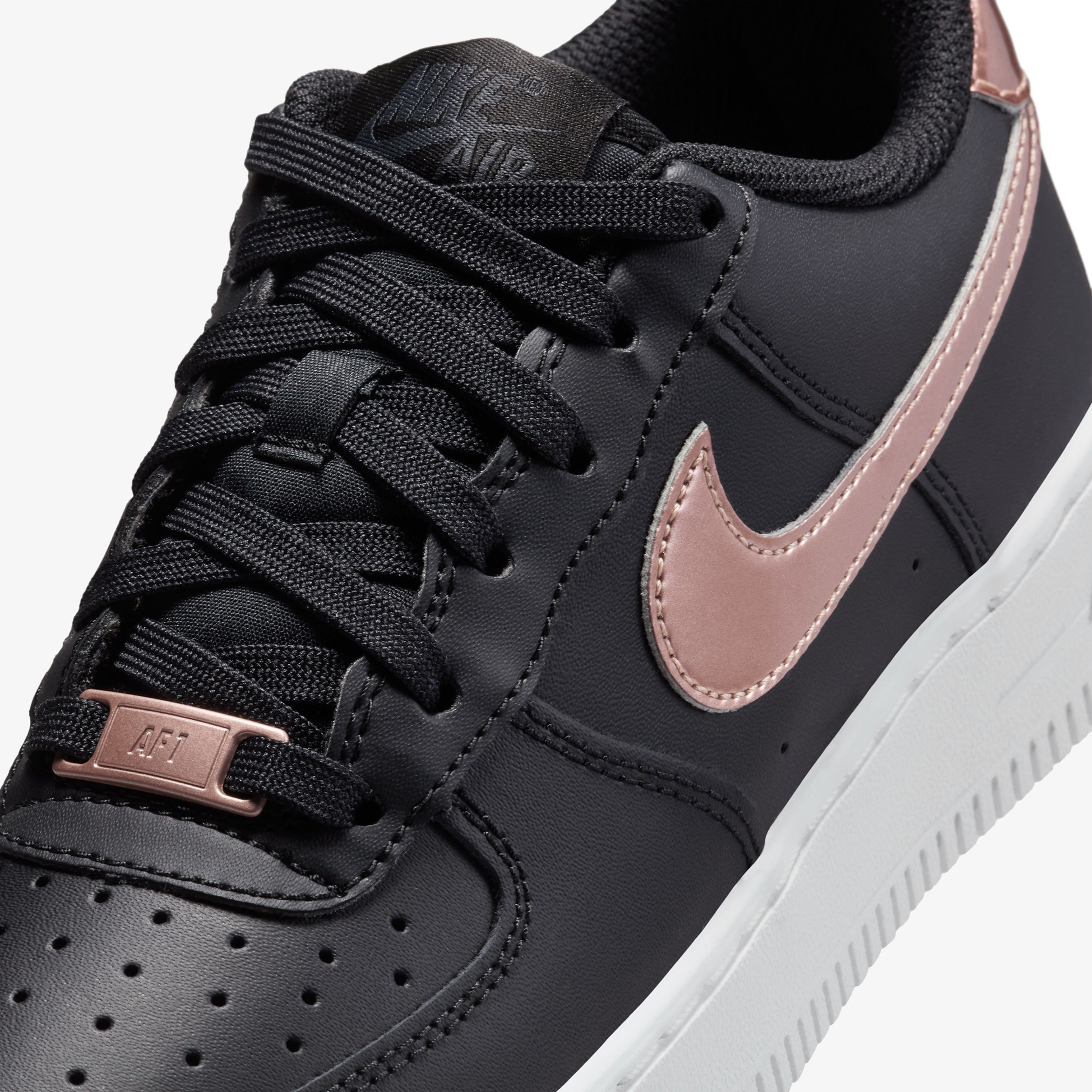 Nike Air Force 1 SE Genç Çocuk Siyah Spor Ayakkabı