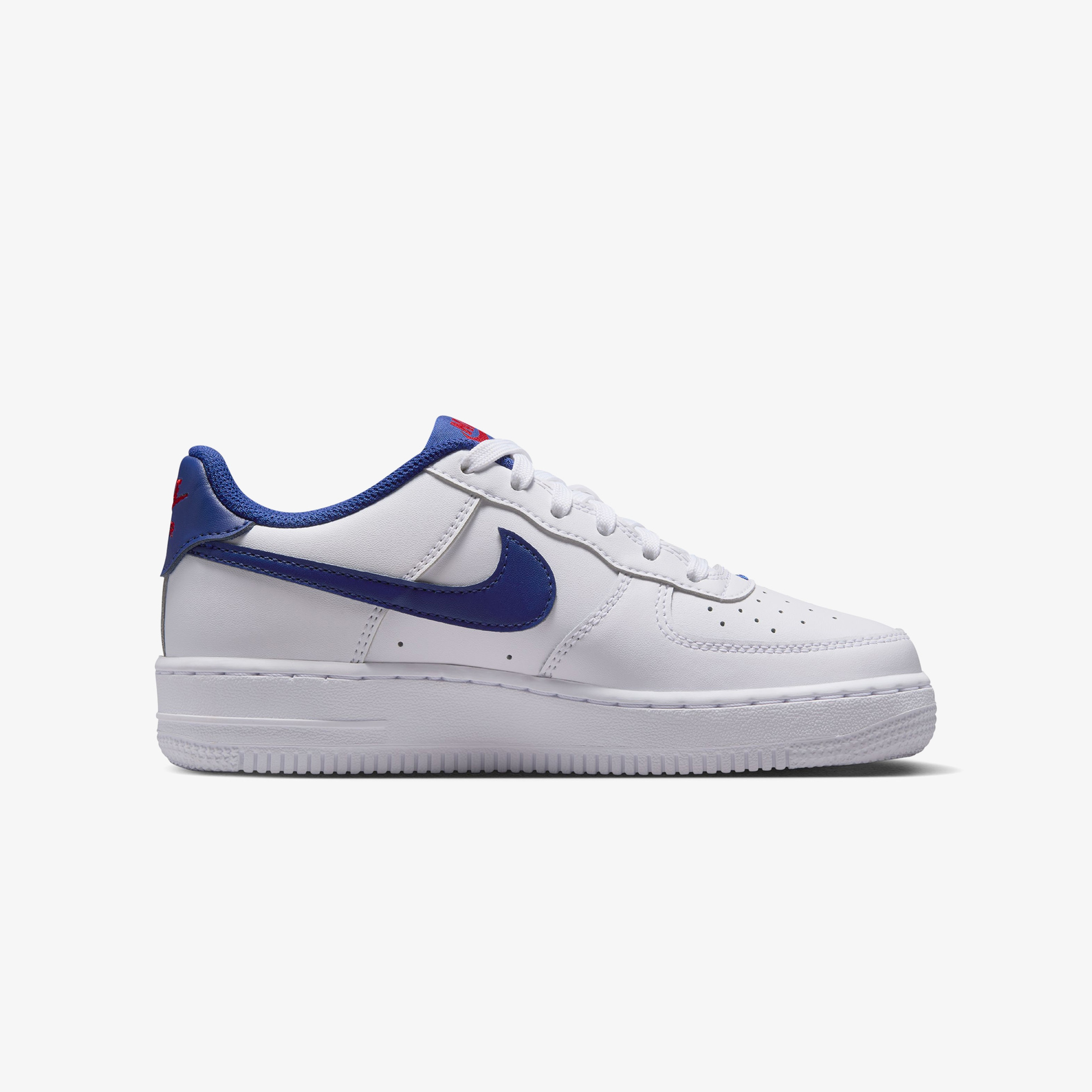 Nike Air Force 1 Genç Çocuk Beyaz Spor Ayakkabı