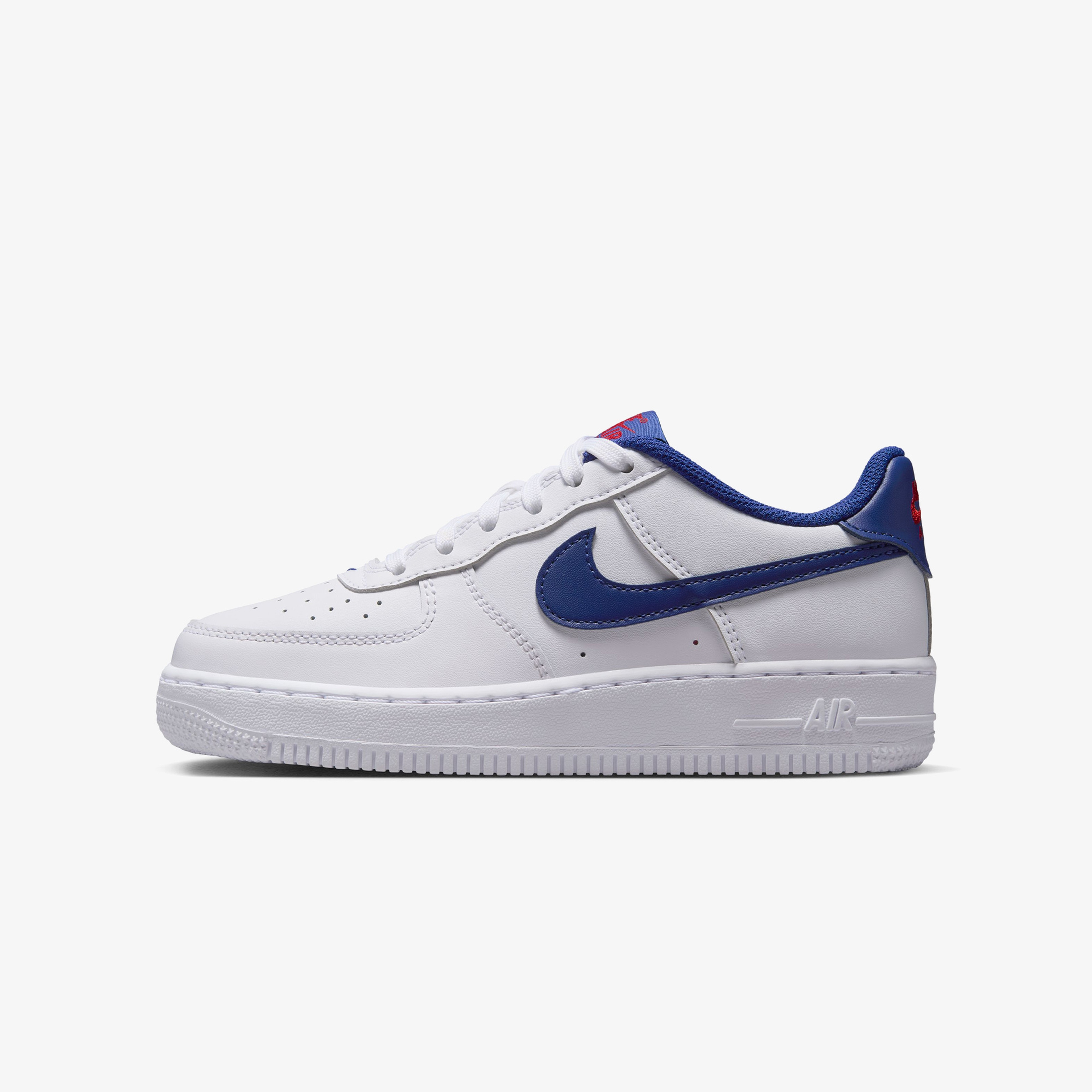 Nike Air Force 1 Genç Çocuk Beyaz Spor Ayakkabı