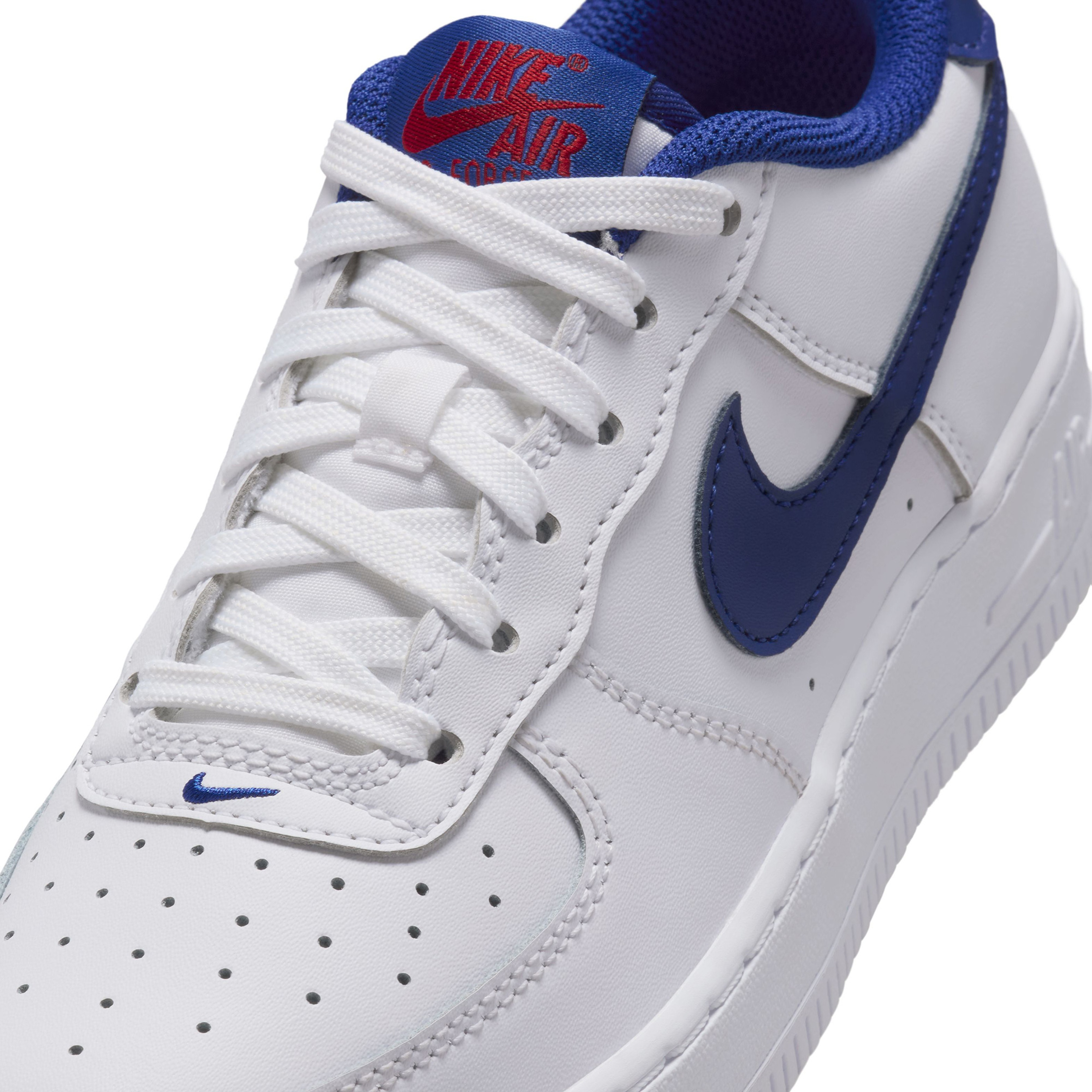 Nike Air Force 1 Genç Çocuk Beyaz Spor Ayakkabı