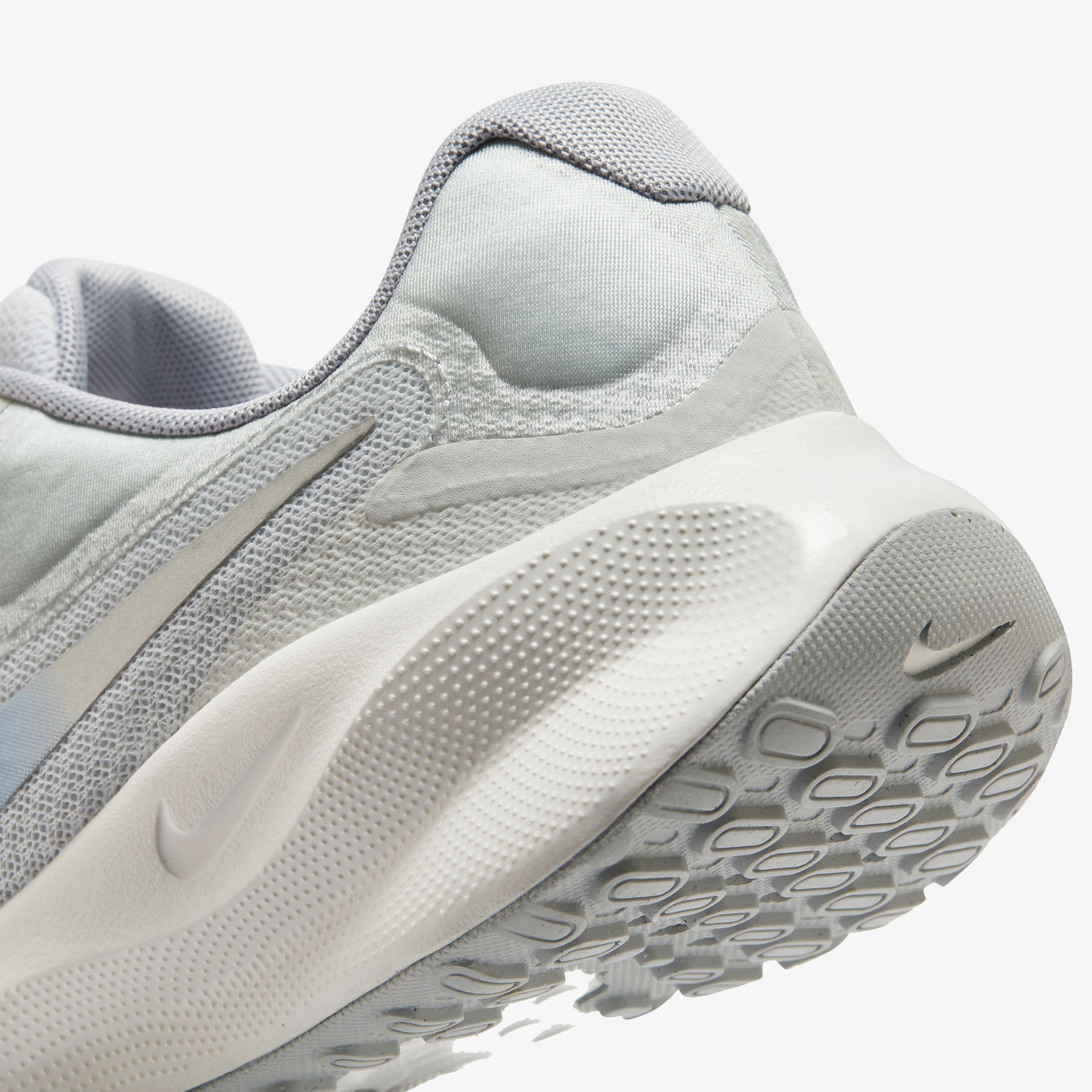 Nike Revolution 7 Kadın Gri Koşu Ayakkabısı