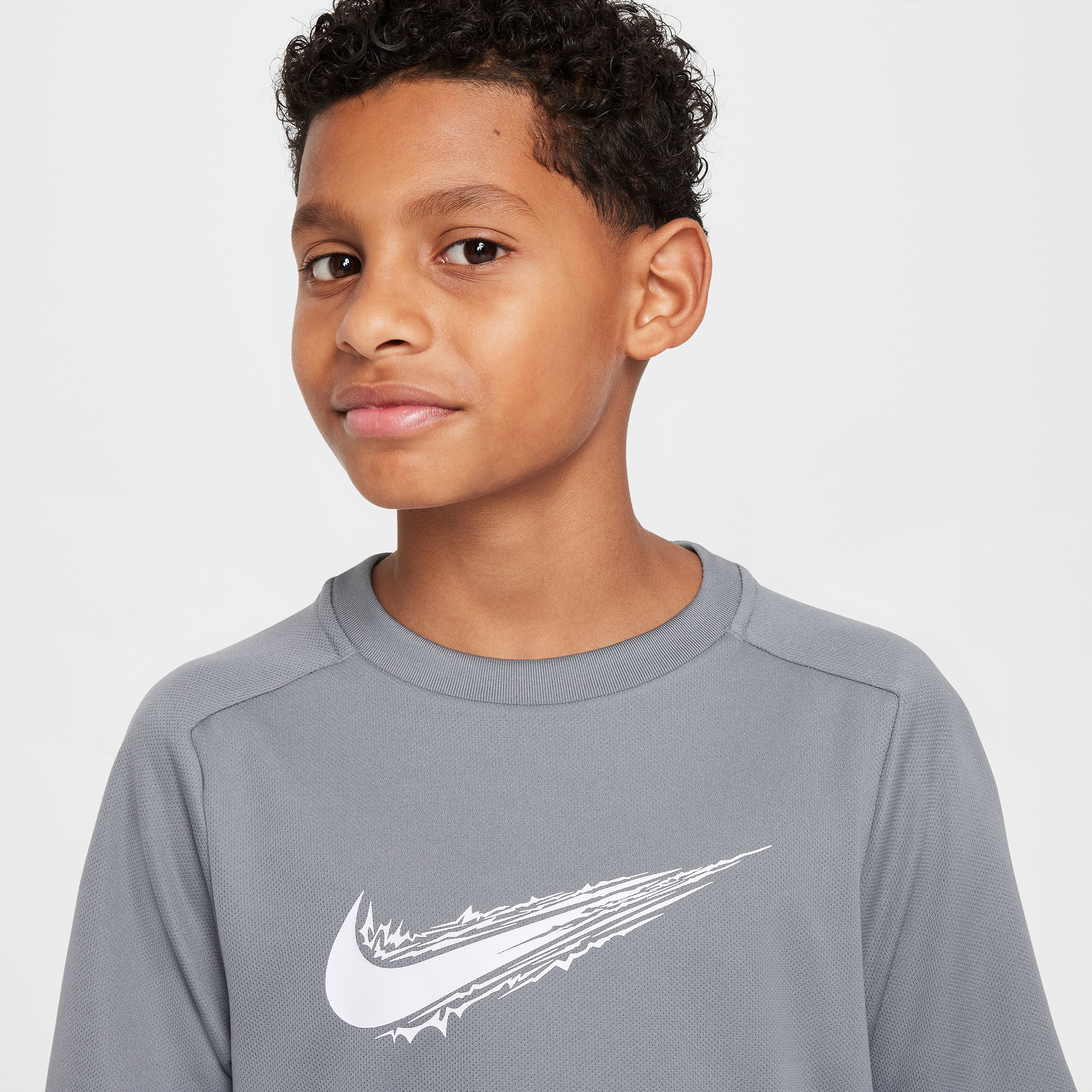 Nike Dri-Fit Multi Genç Çocuk Gri T-Shirt