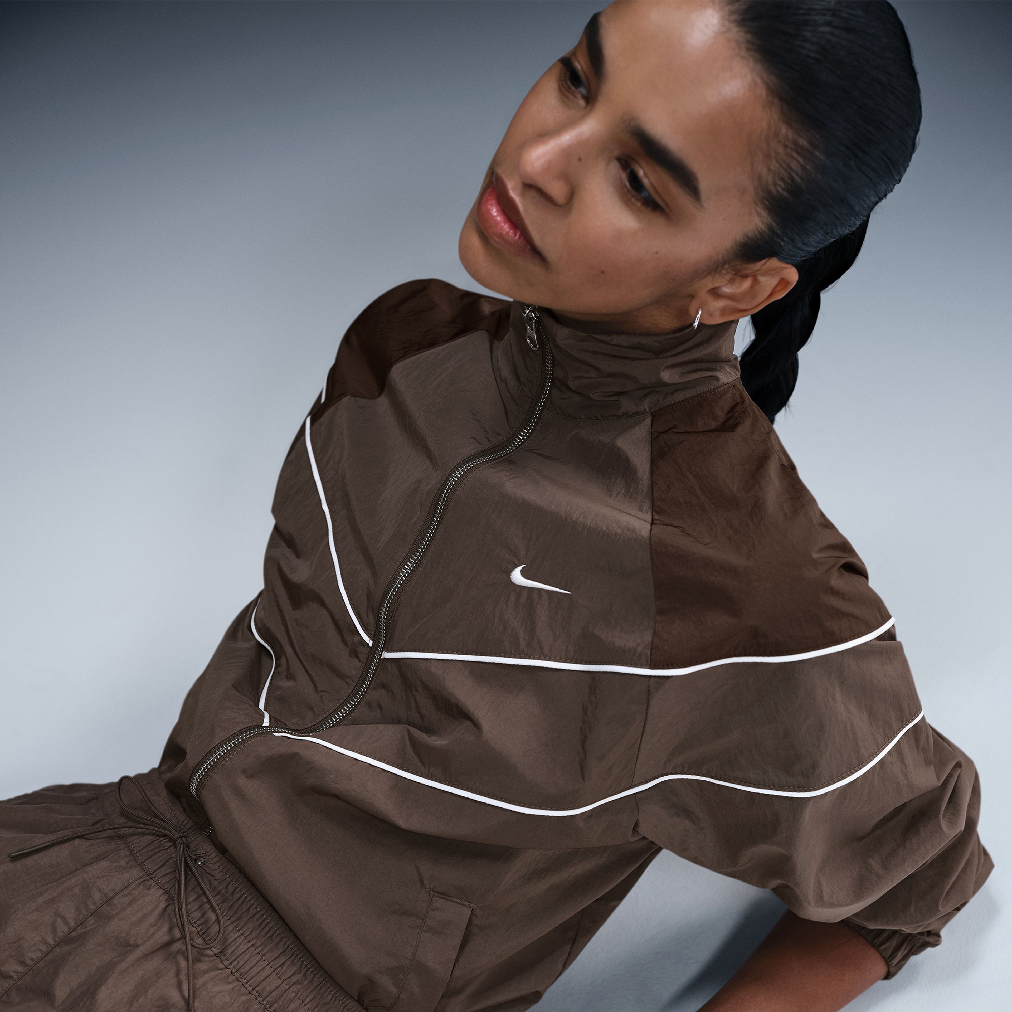 Nike Windrunner Kadın Gri Ceket