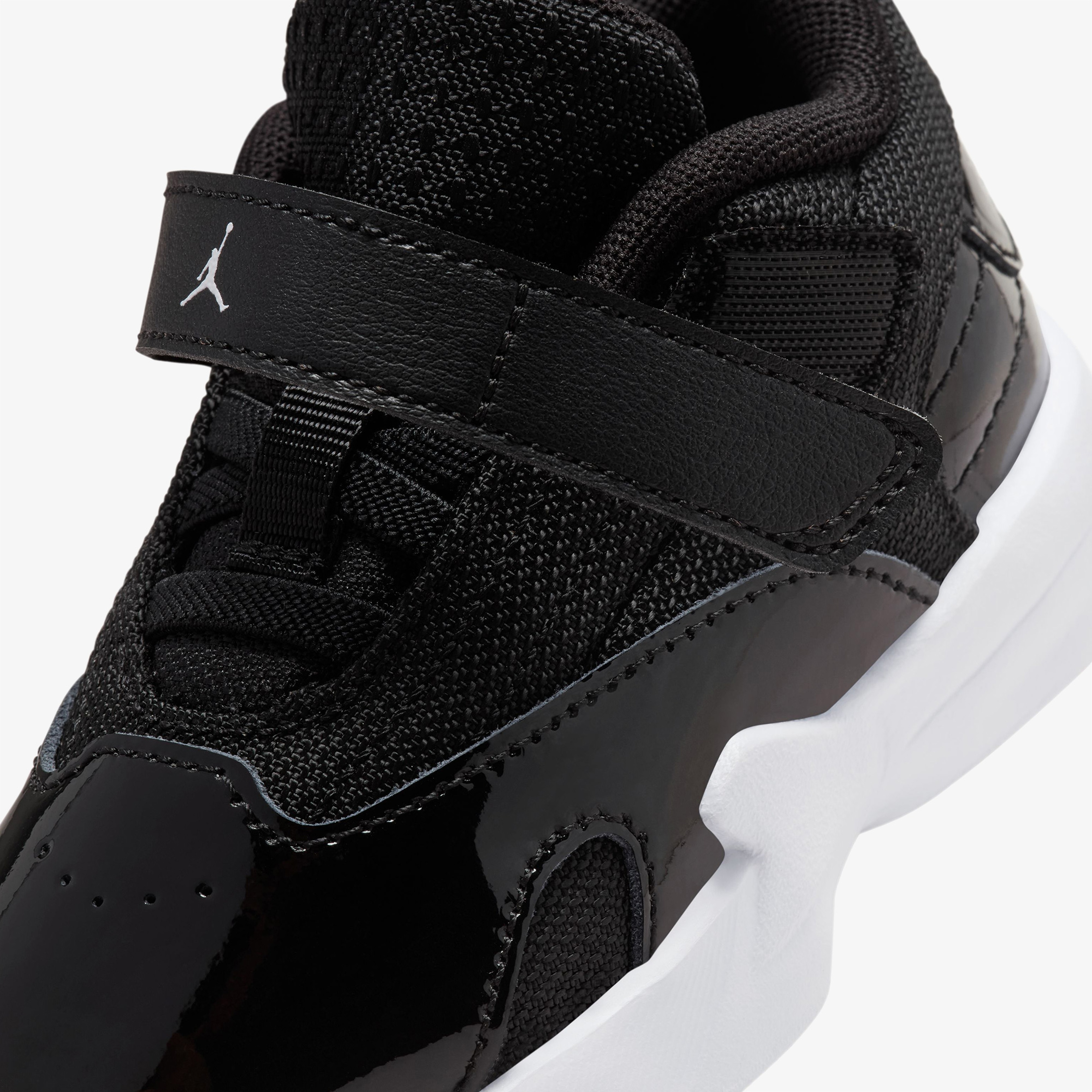 Jordan Max Aura 6 Çocuk Siyah Spor Ayakkabı