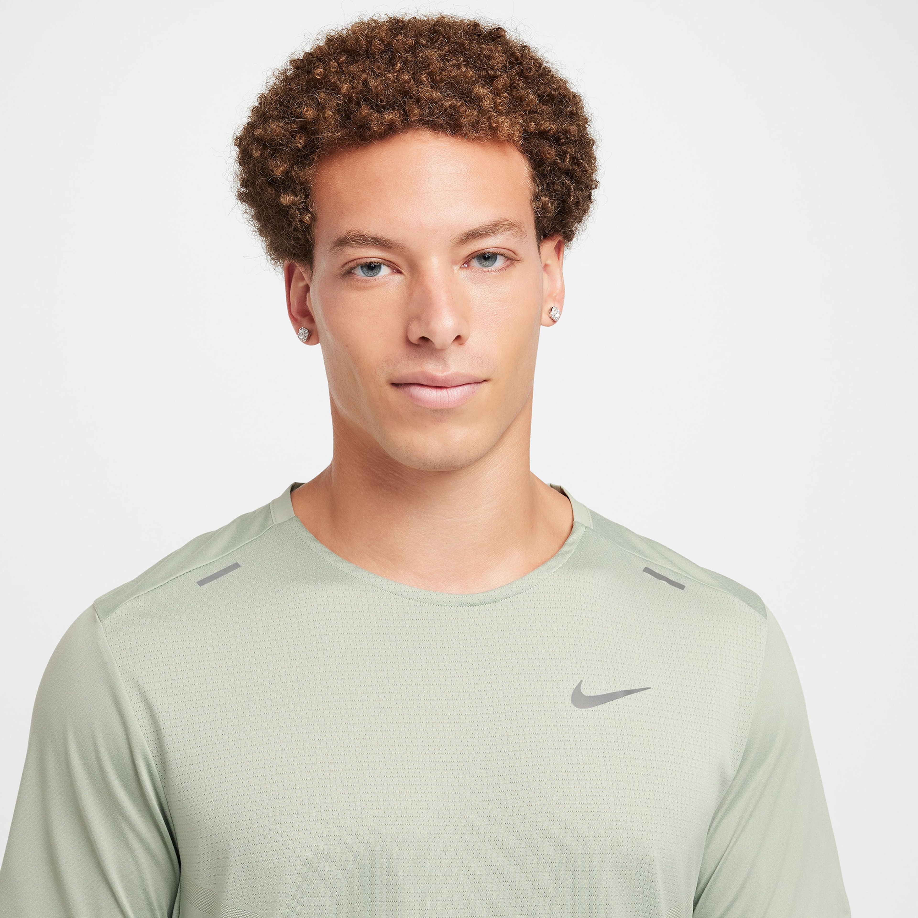 Nike Dri-Fit Rise 365 Erkek Yeşil T-Shirt