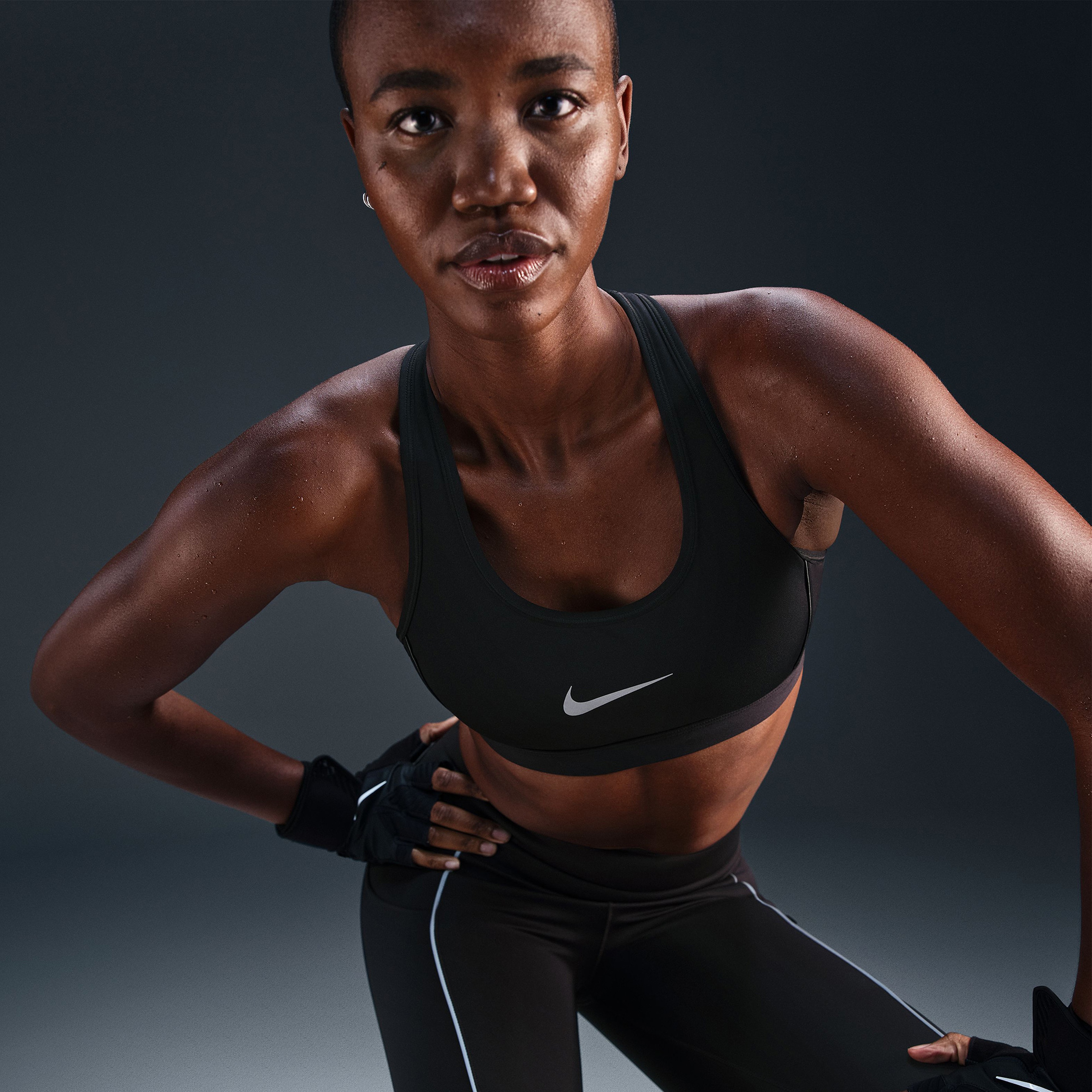Nike Swoosh Kadın Siyah Bra