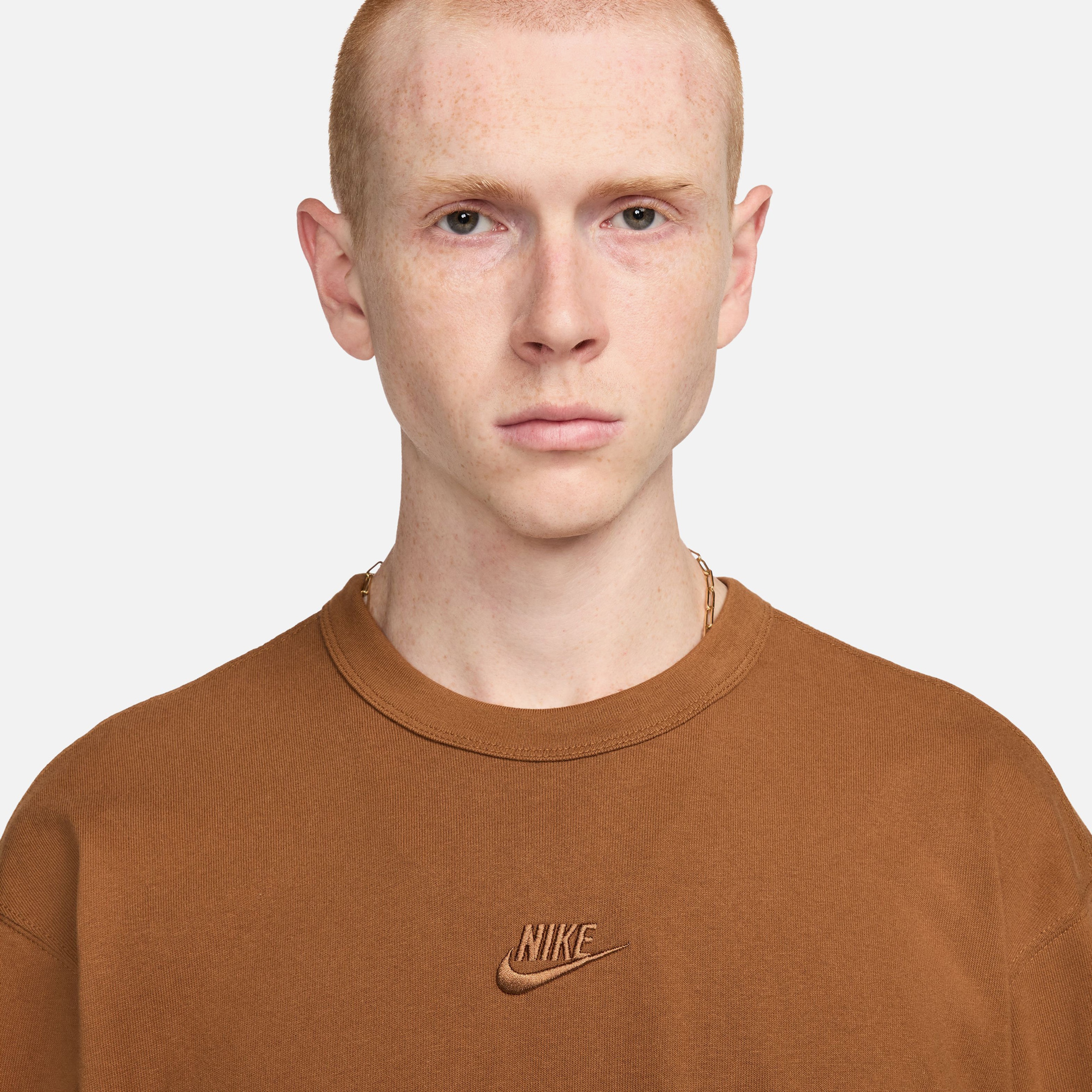Nike Sportswear Premium Essentials Erkek Kahverengi T-Shirt
