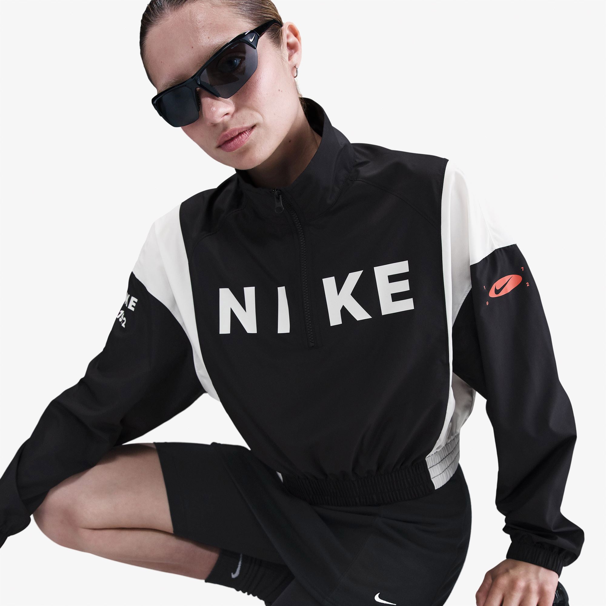 Nike Sportswear Classic Kadın Siyah Sweatshirt