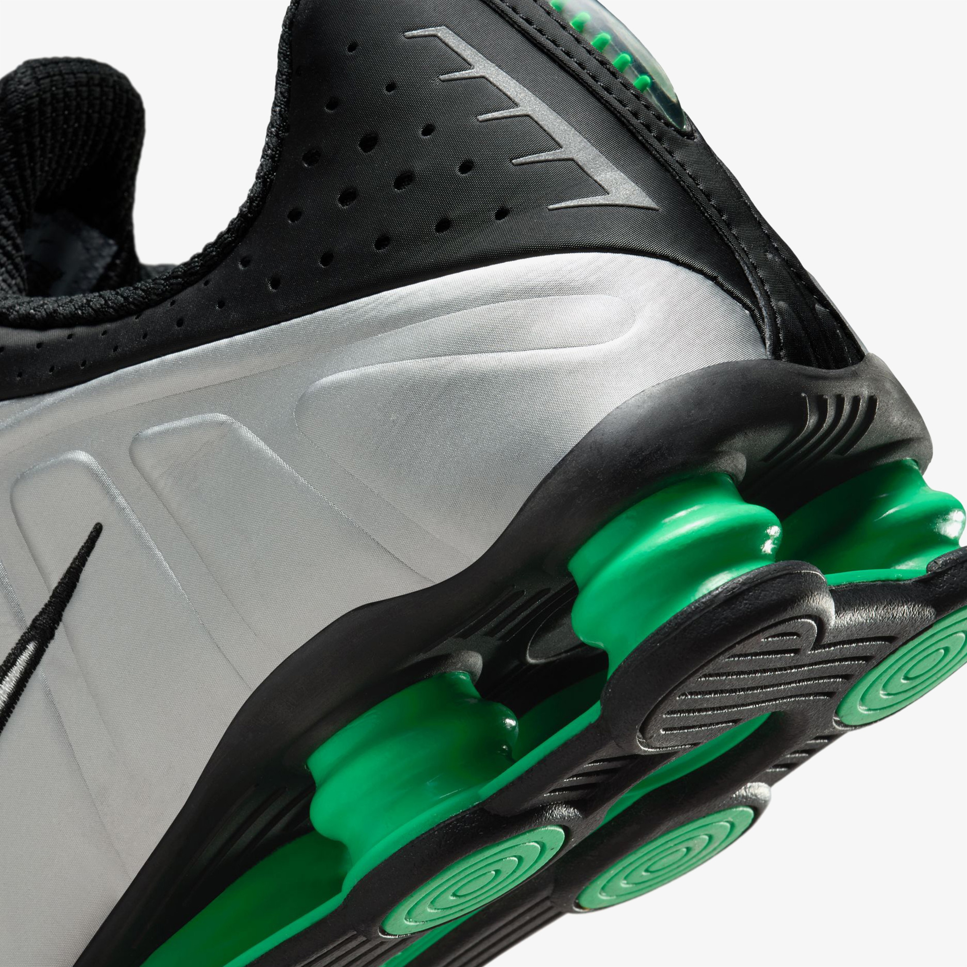 Nike Shox R4 Erkek Gri Spor Ayakkabı