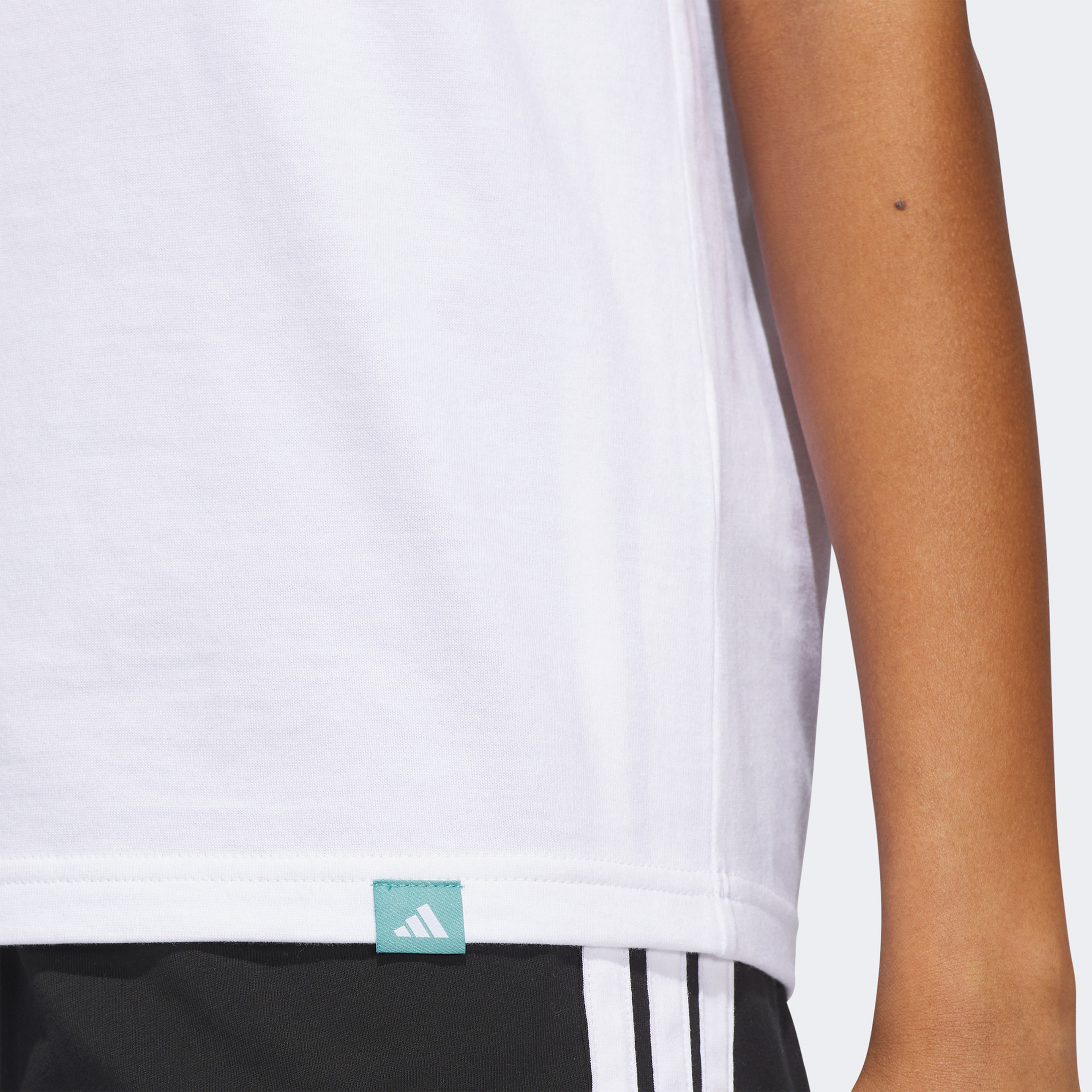 adidas Airbrush Kadın Beyaz T-Shirt