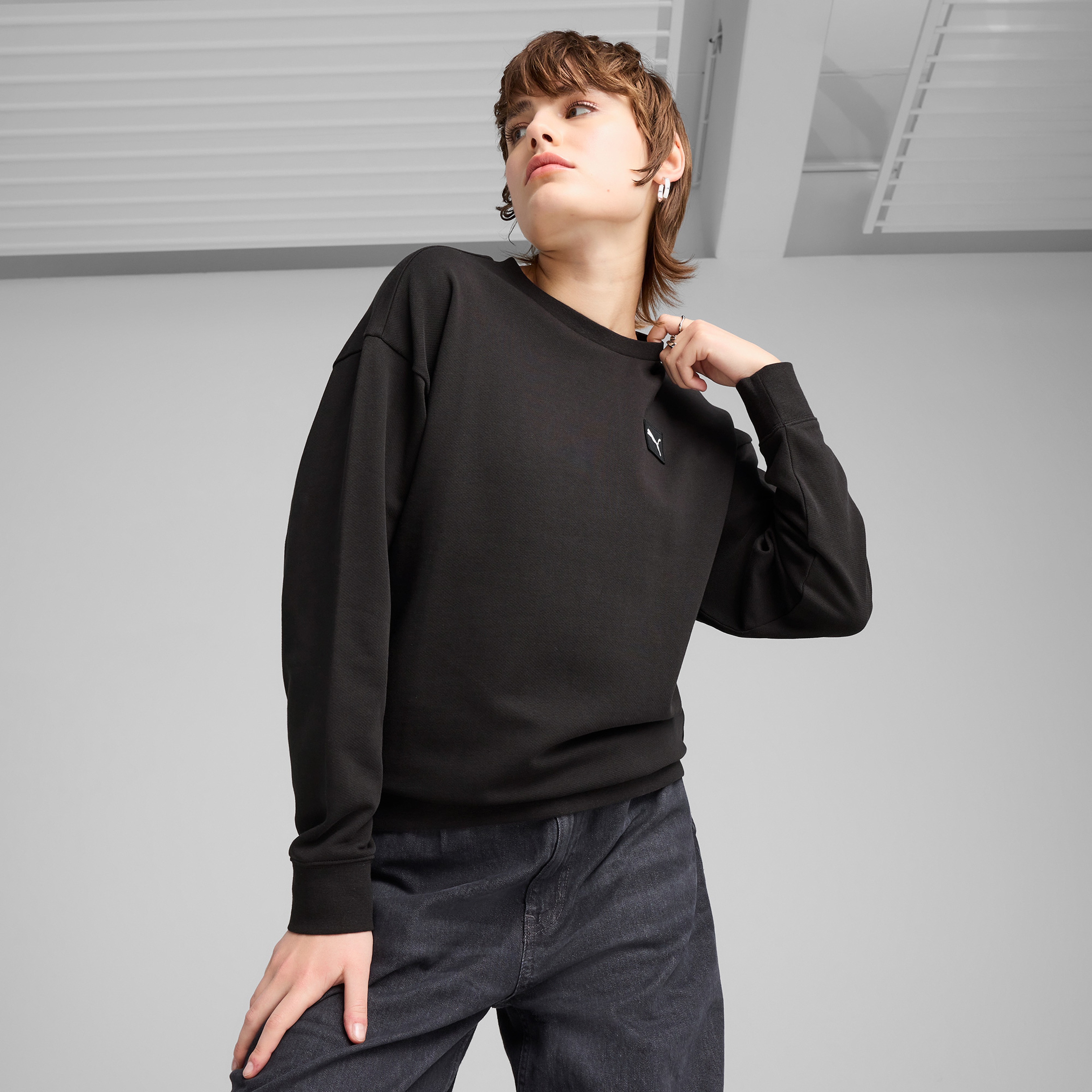 Puma Elevated Essentials Comfort Crew Kadın Siyah Sweatshirt