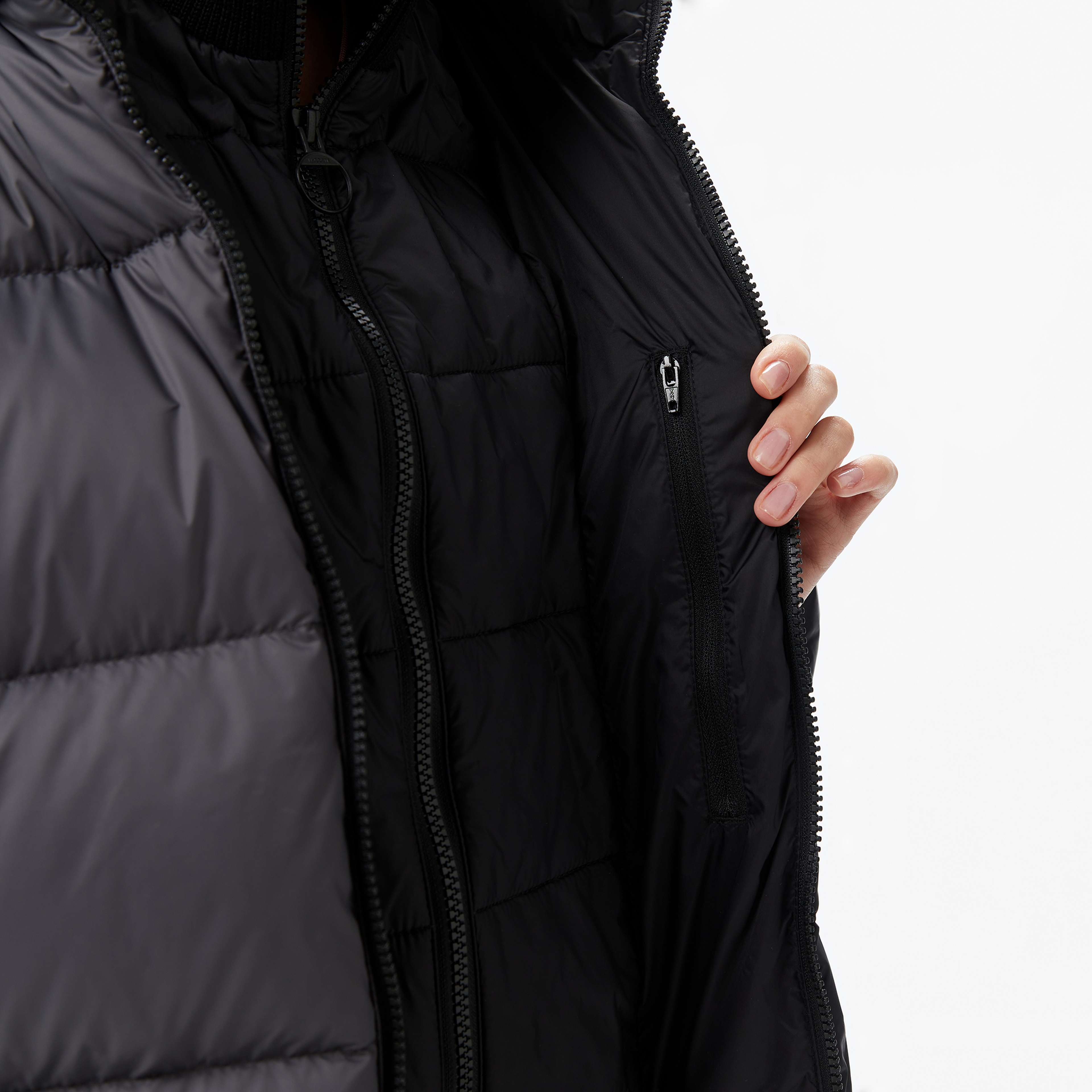 Kadın Kapüşonlu Renk Bloklu Siyah Mont