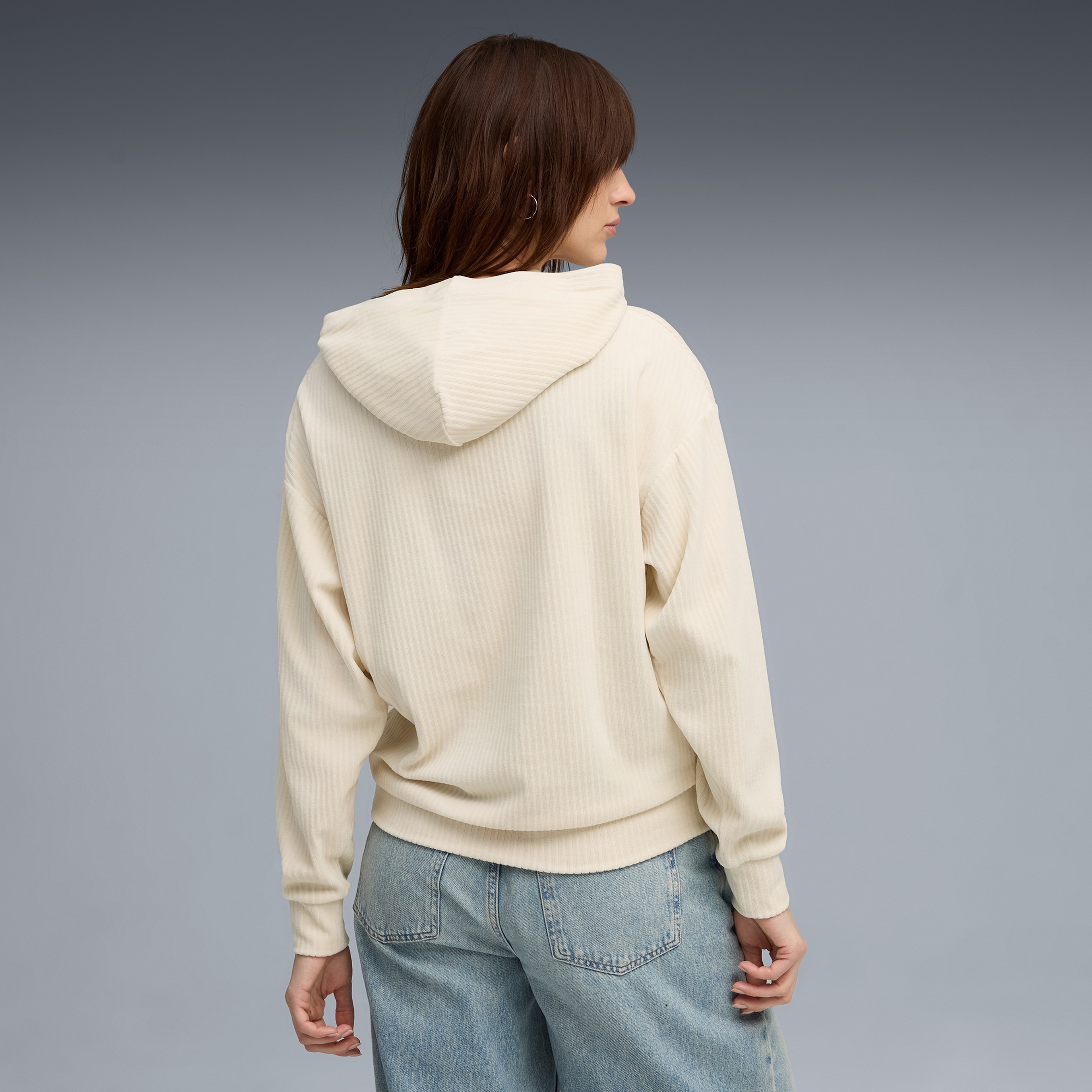 Puma Essentials Elevated Velour Kadın Krem Sweatshirt