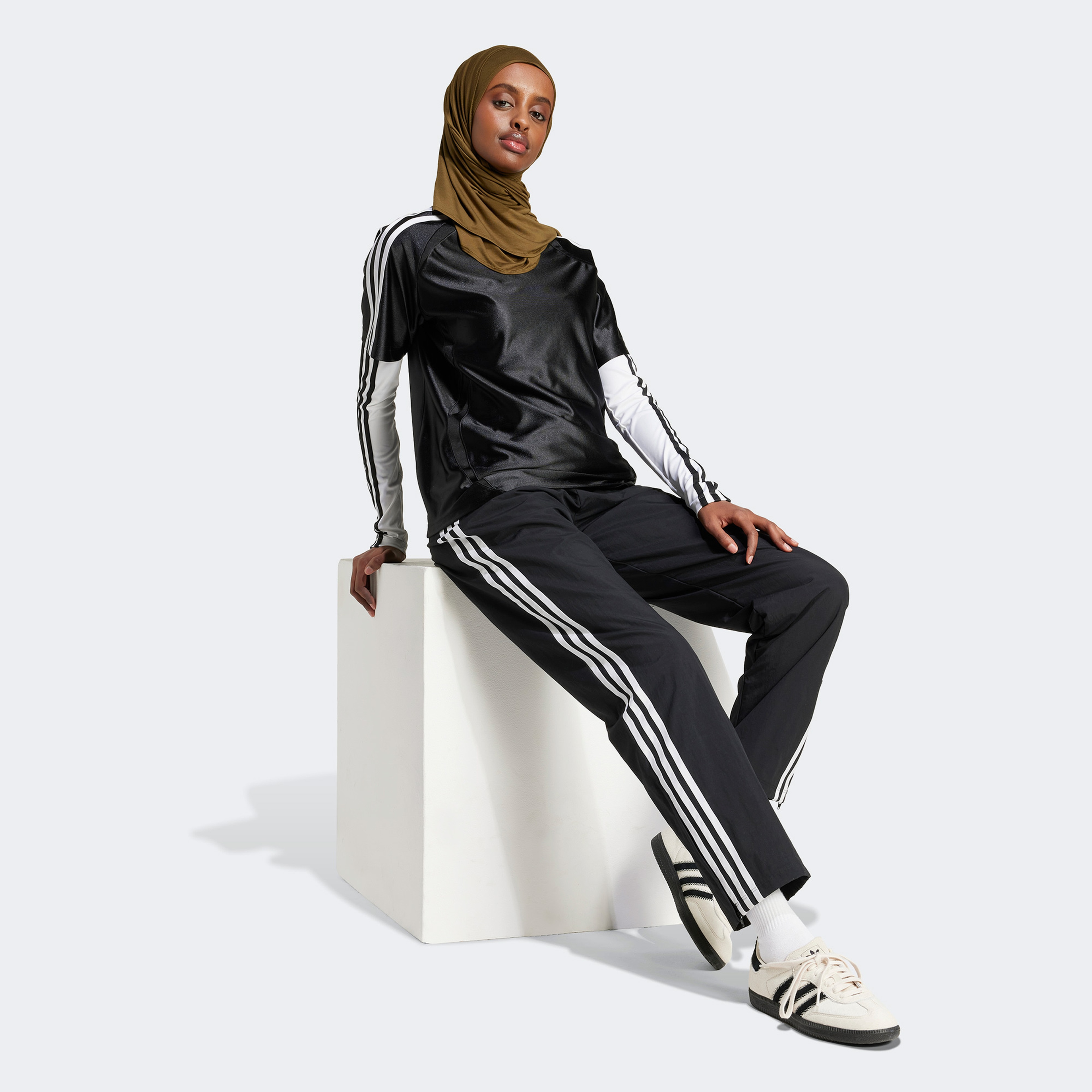 adidas Adicolor Teamgeist Kadın Siyah T-Shirt