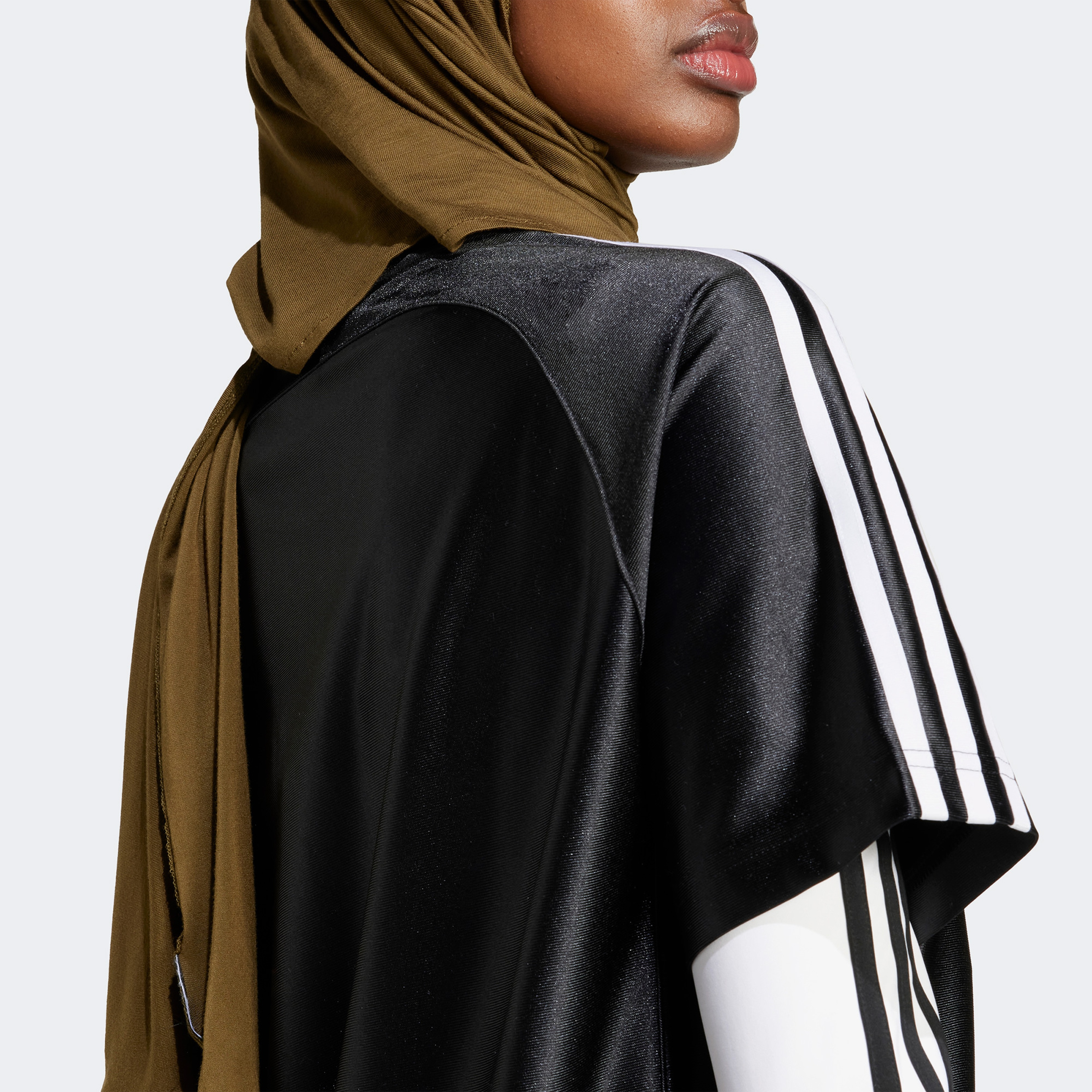 adidas Adicolor Teamgeist Kadın Siyah T-Shirt