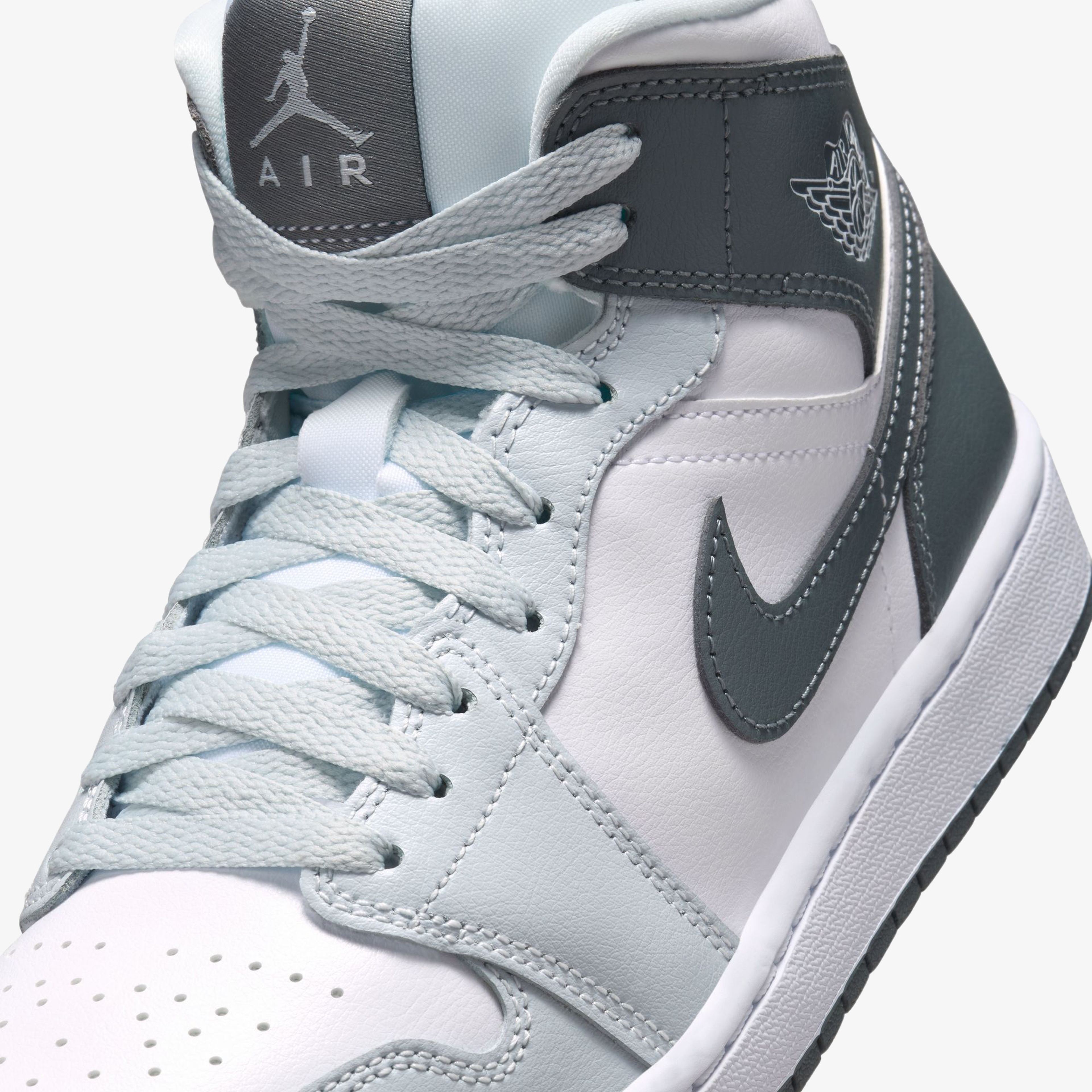 靴/バッグ Nike Women's Air Jordan 1 Retro High OG "Medium Grey" NIKE（ナイキ） NIKE WMNS AIR JORDAN 1 RETRO HIGH OG 