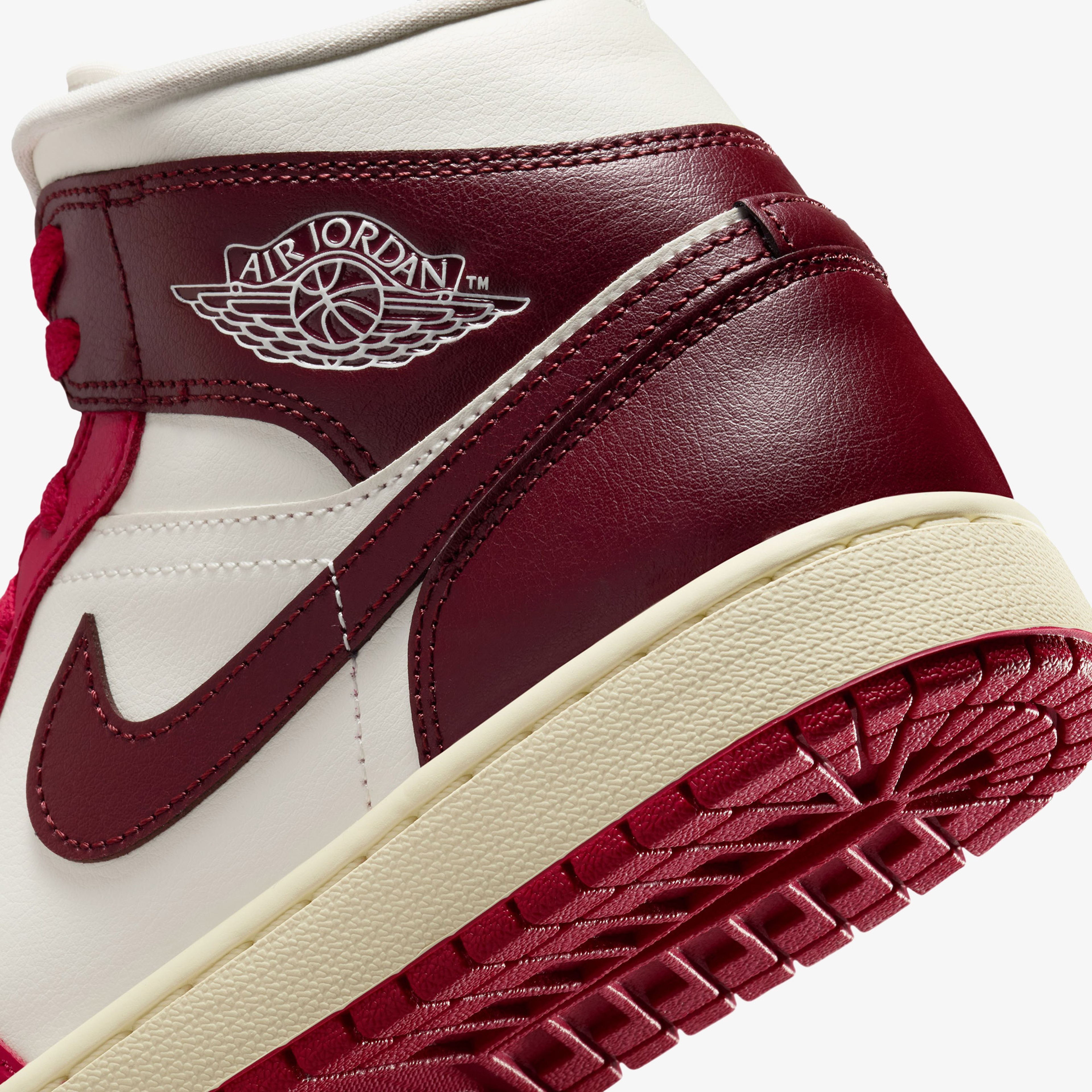 Jordan Air Jordan 1 Mid 'Mystic Hibiscus' Kadın Kırmızı Spor Ayakkabı