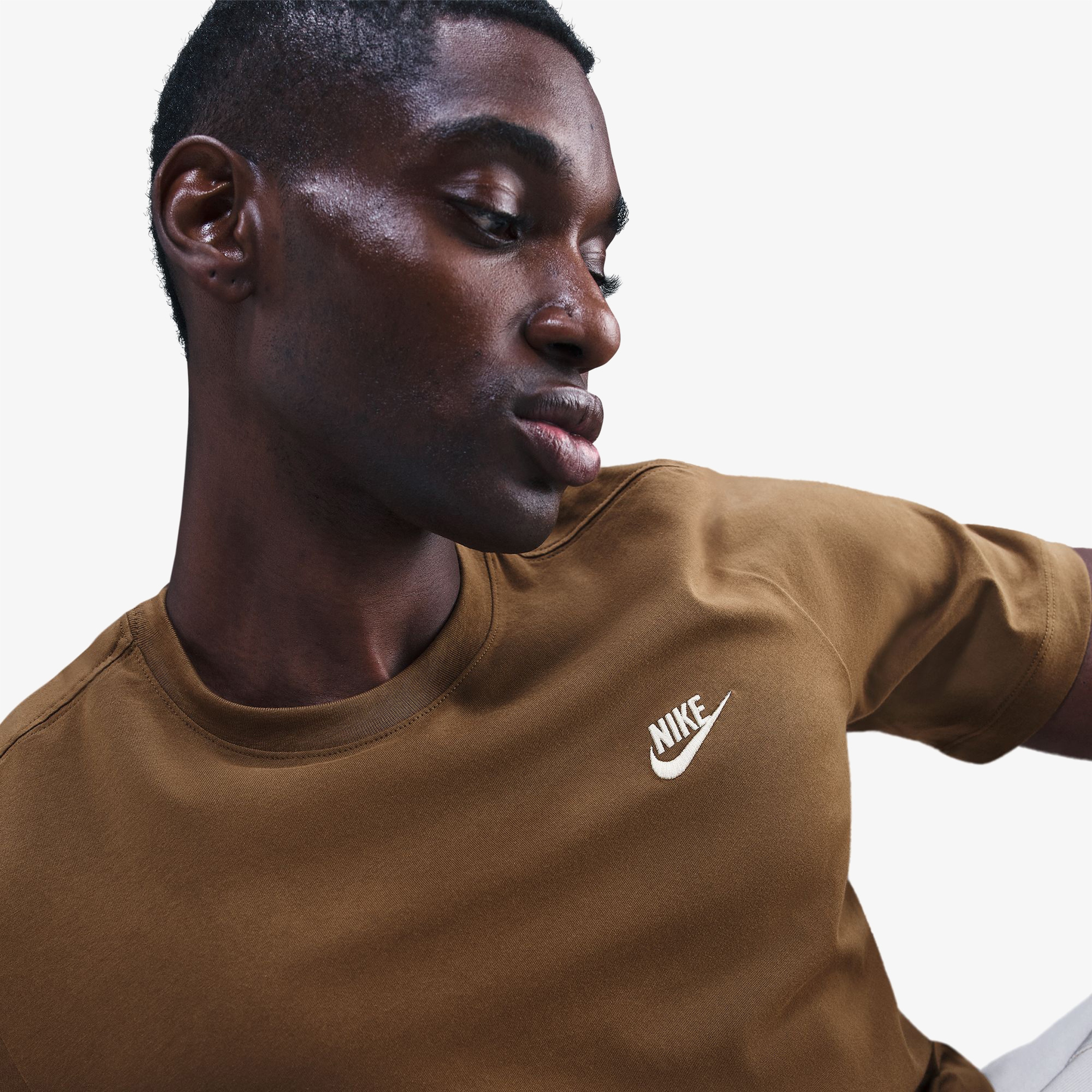 Nike Sportswear Club Erkek Kahverengi T-Shirt