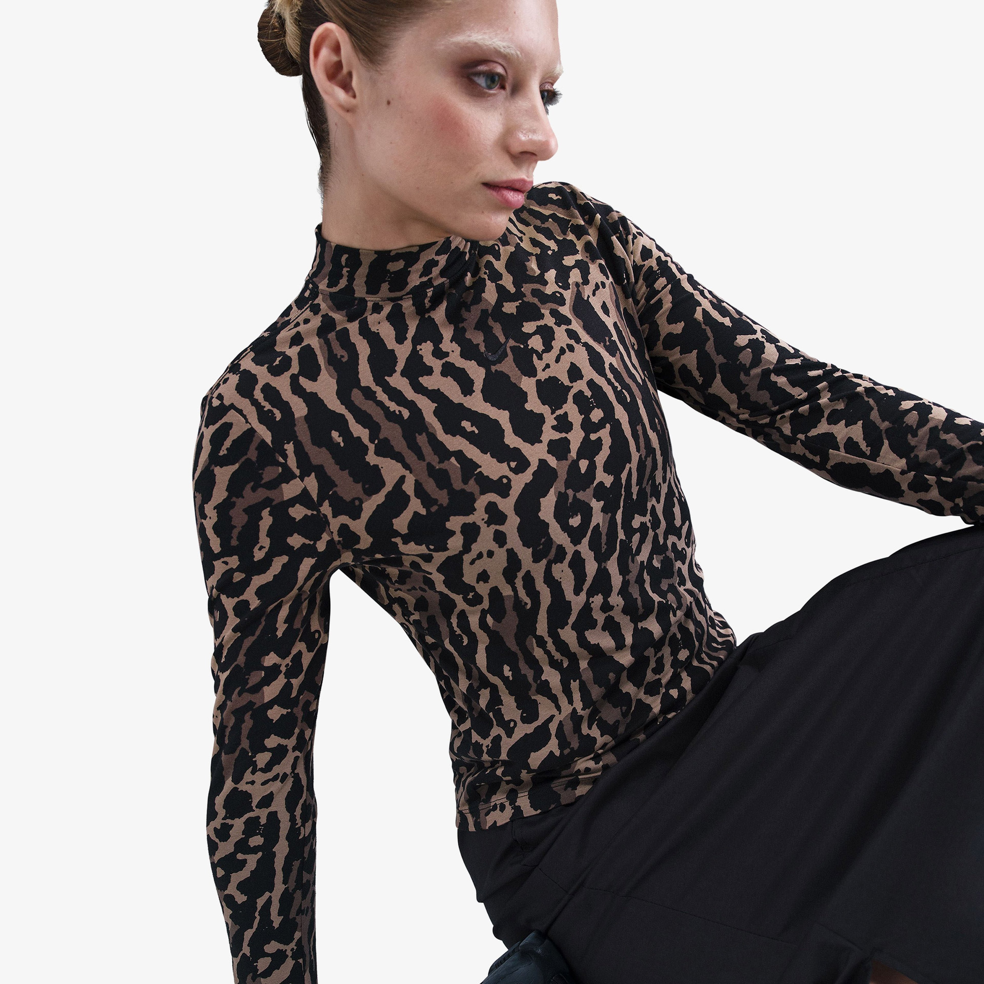 Nike Sportswear Chill Knit Leopar Desenli Kadın Kahverengi Uzun Kollu T-Shirt