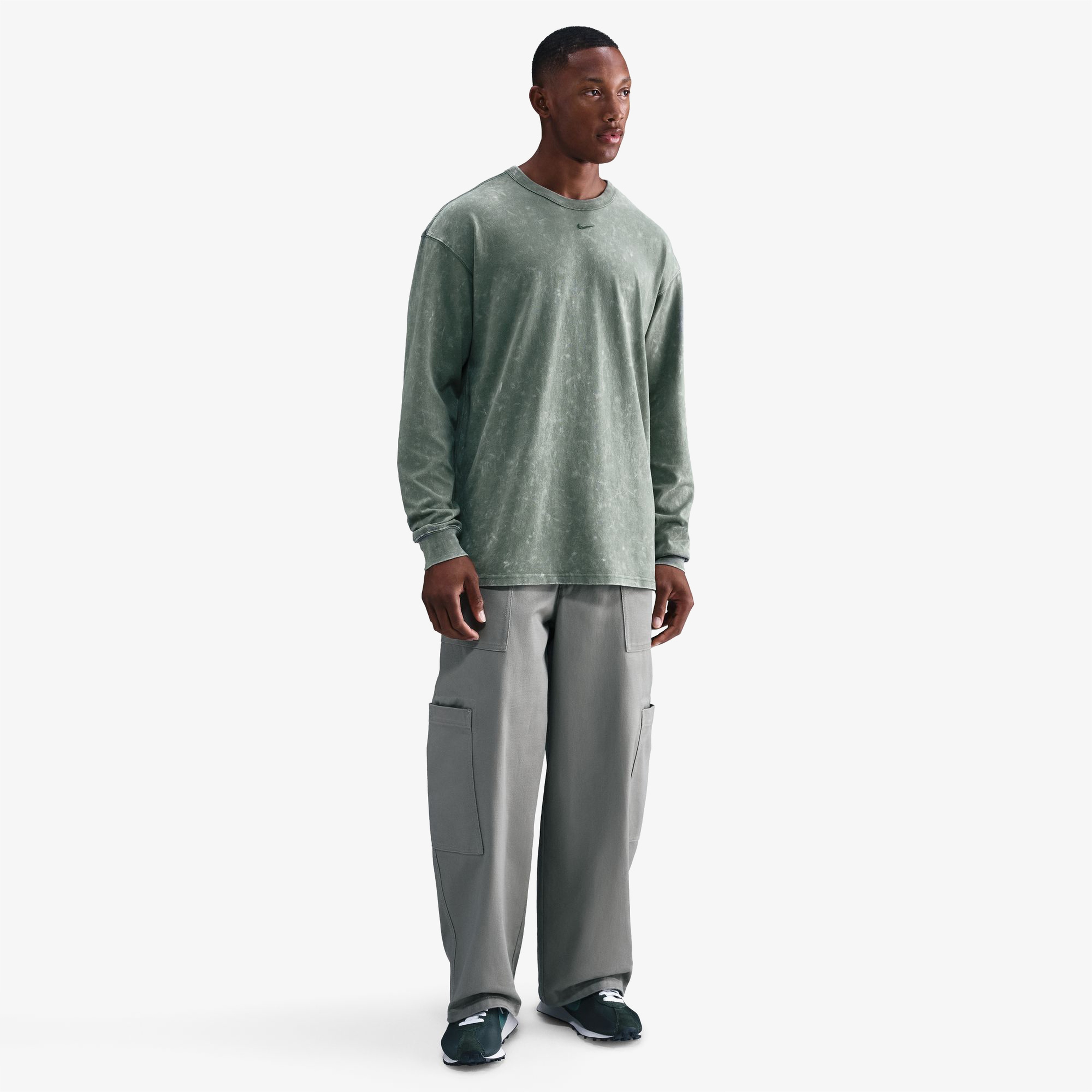 Nike Sportswear Premium Essentials Erkek Yeşil Uzun Kollu T-Shirt