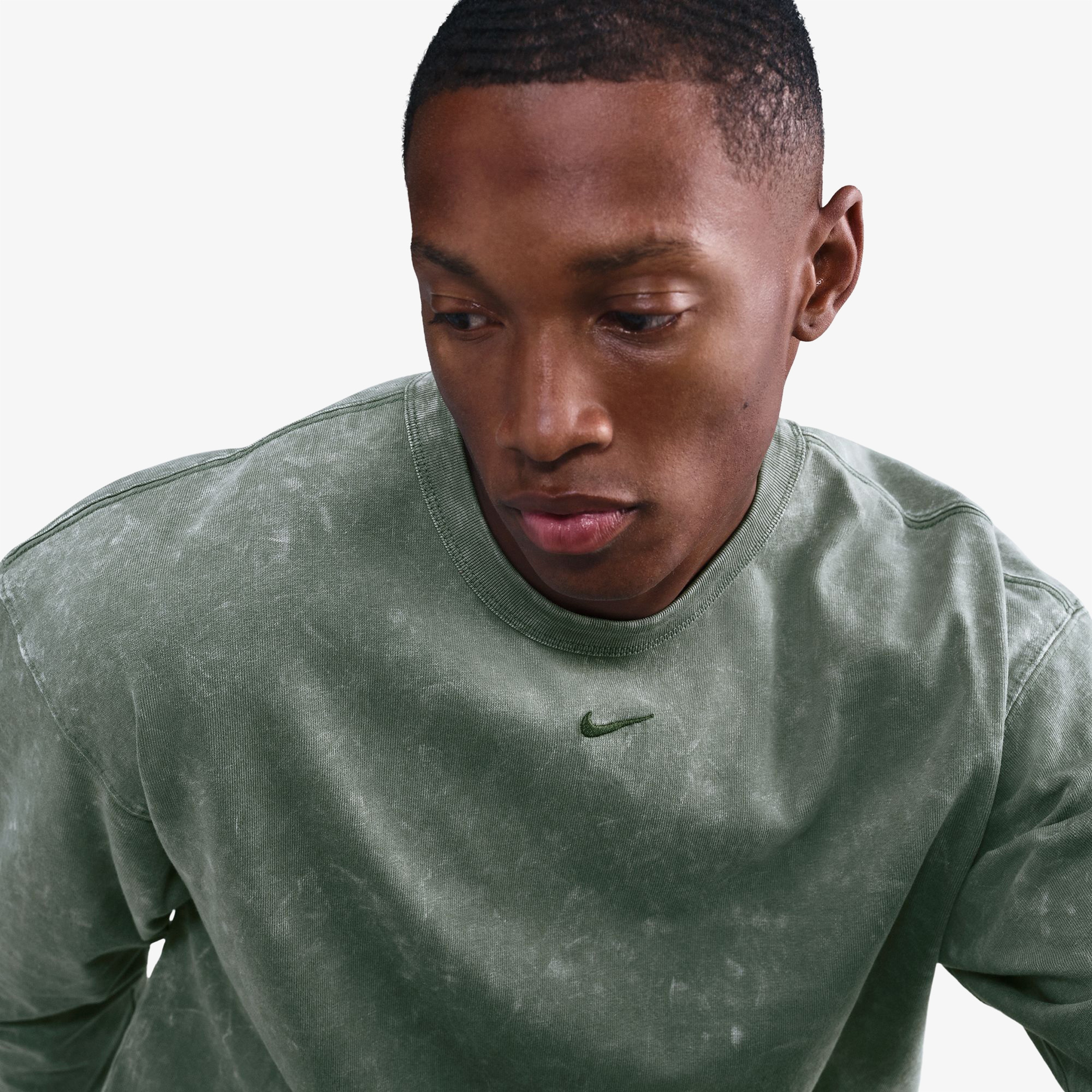 Nike Sportswear Premium Essentials Erkek Yeşil Uzun Kollu T-Shirt