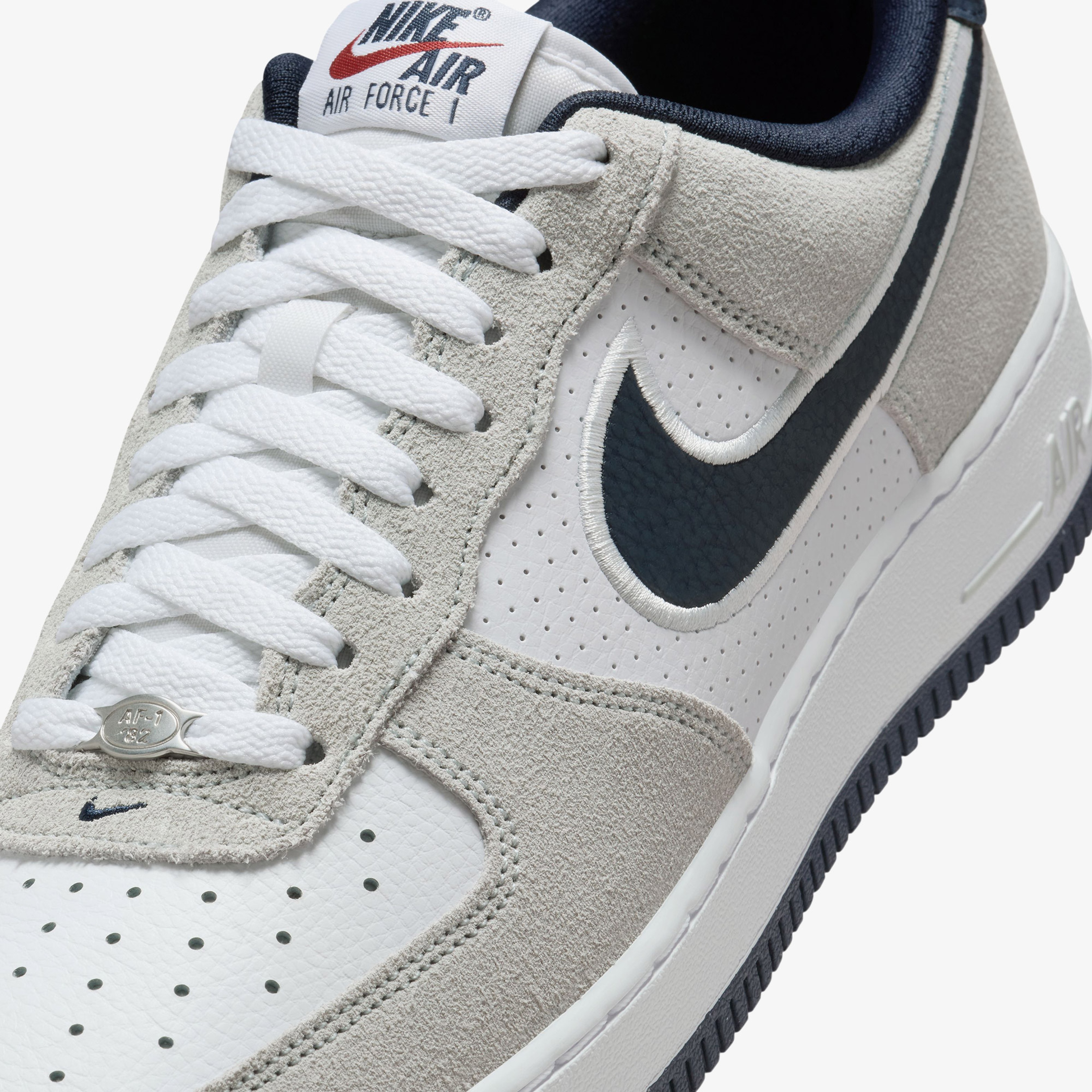 Nike Air Force 1 '07 LV8 Erkek Beyaz Spor Ayakkabı
