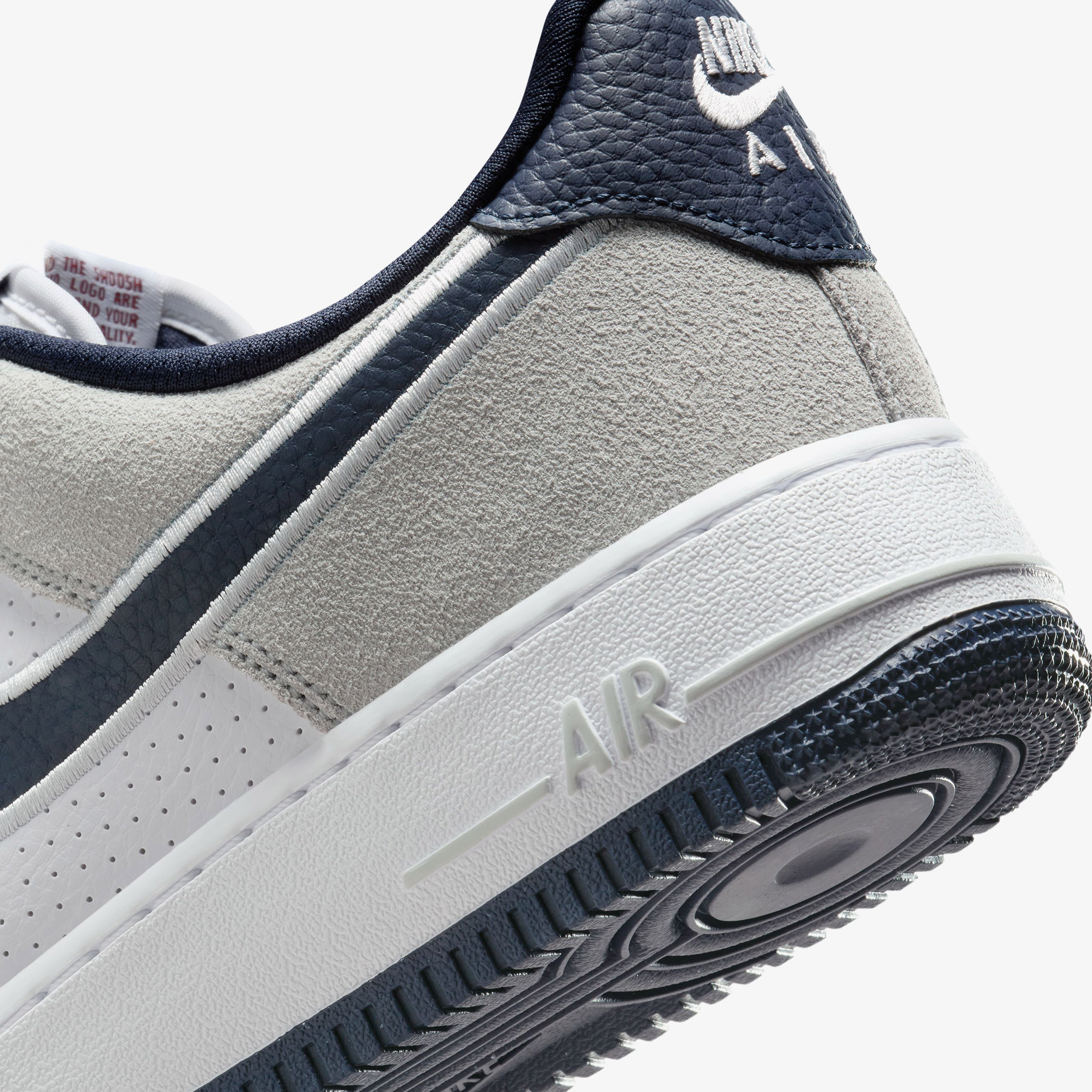 Nike Air Force 1 '07 LV8 Erkek Beyaz Spor Ayakkabı