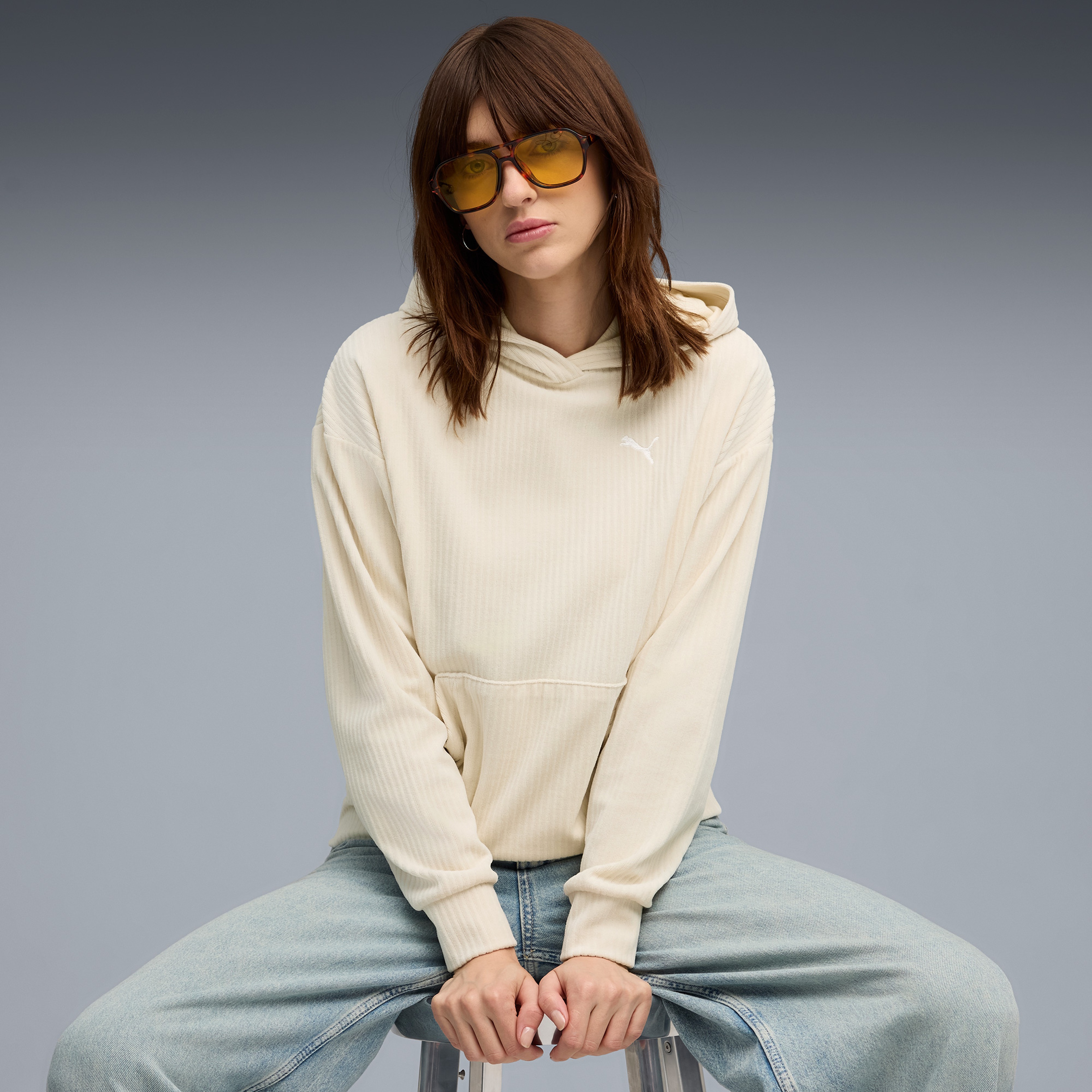 Puma Essentials Elevated Velour Kadın Krem Sweatshirt