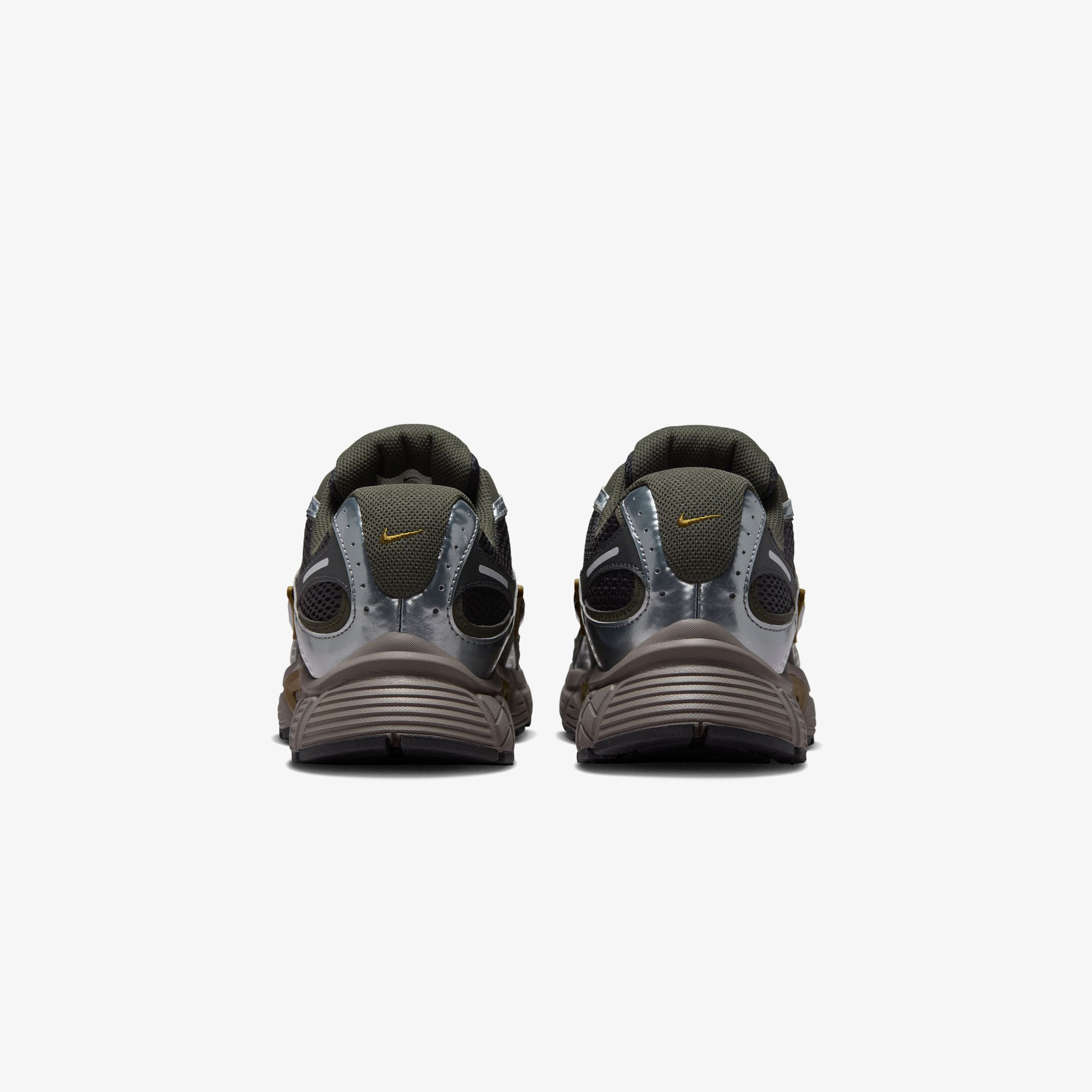 Nike V5 RNR Erkek Siyah Spor Ayakkabı