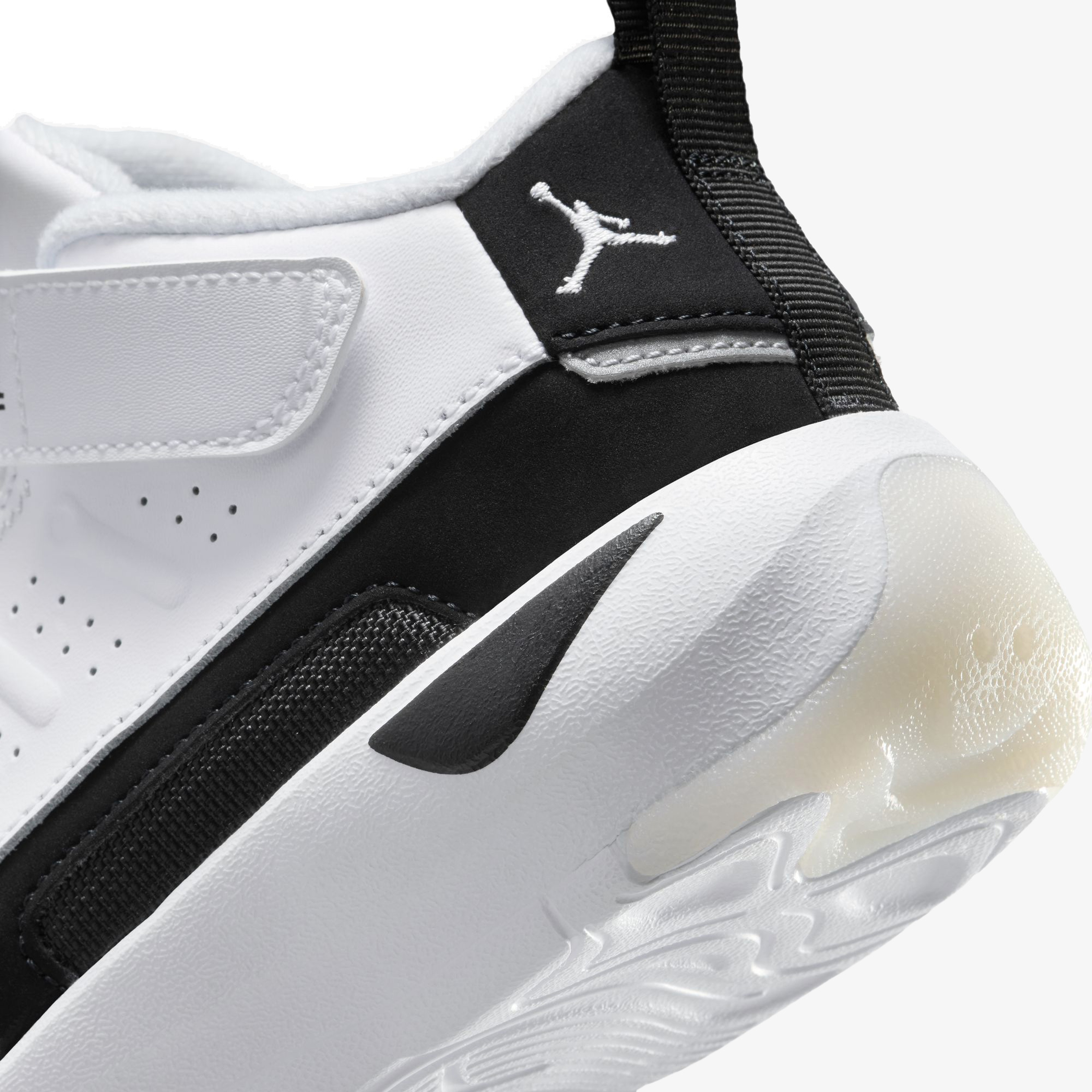 Jordan Max Aura 7 Çocuk Beyaz Basketbol Ayakkabısı